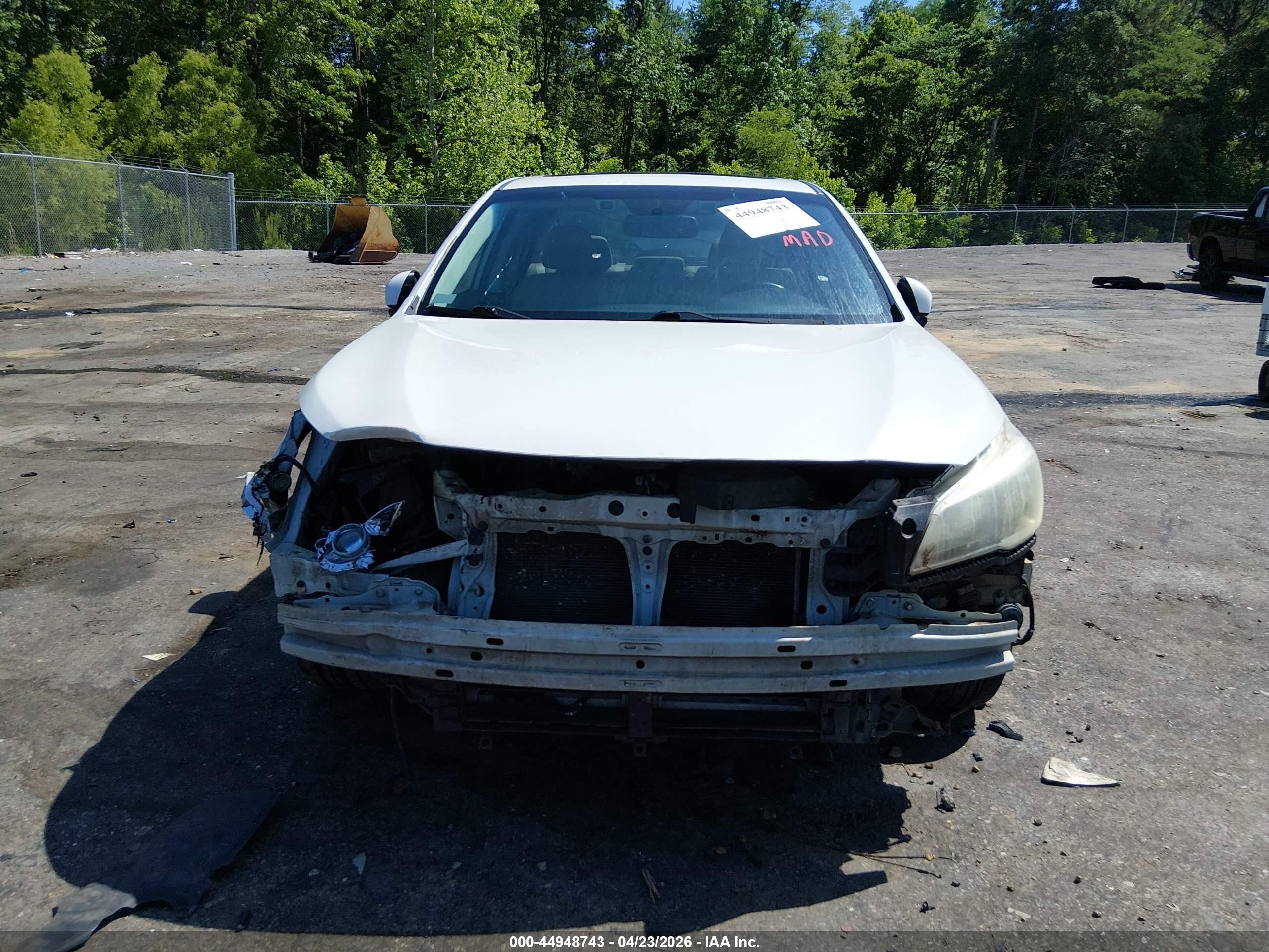 2015 Subaru Legacy 2.5i Limited White vin: 4S3BNAN66F3027224