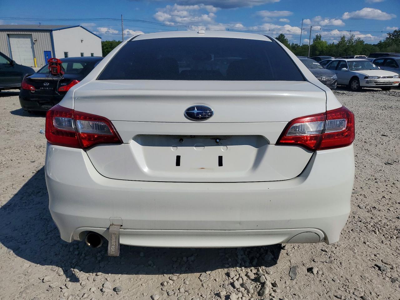 2015 Subaru Legacy 2.5i Limited White vin: 4S3BNAN67F3058577