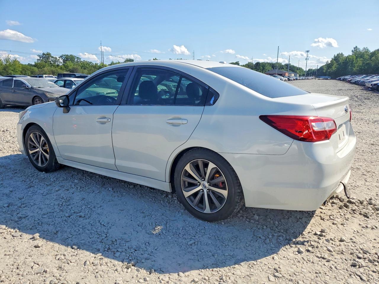 2015 Subaru Legacy 2.5i Limited White vin: 4S3BNAN67F3058577