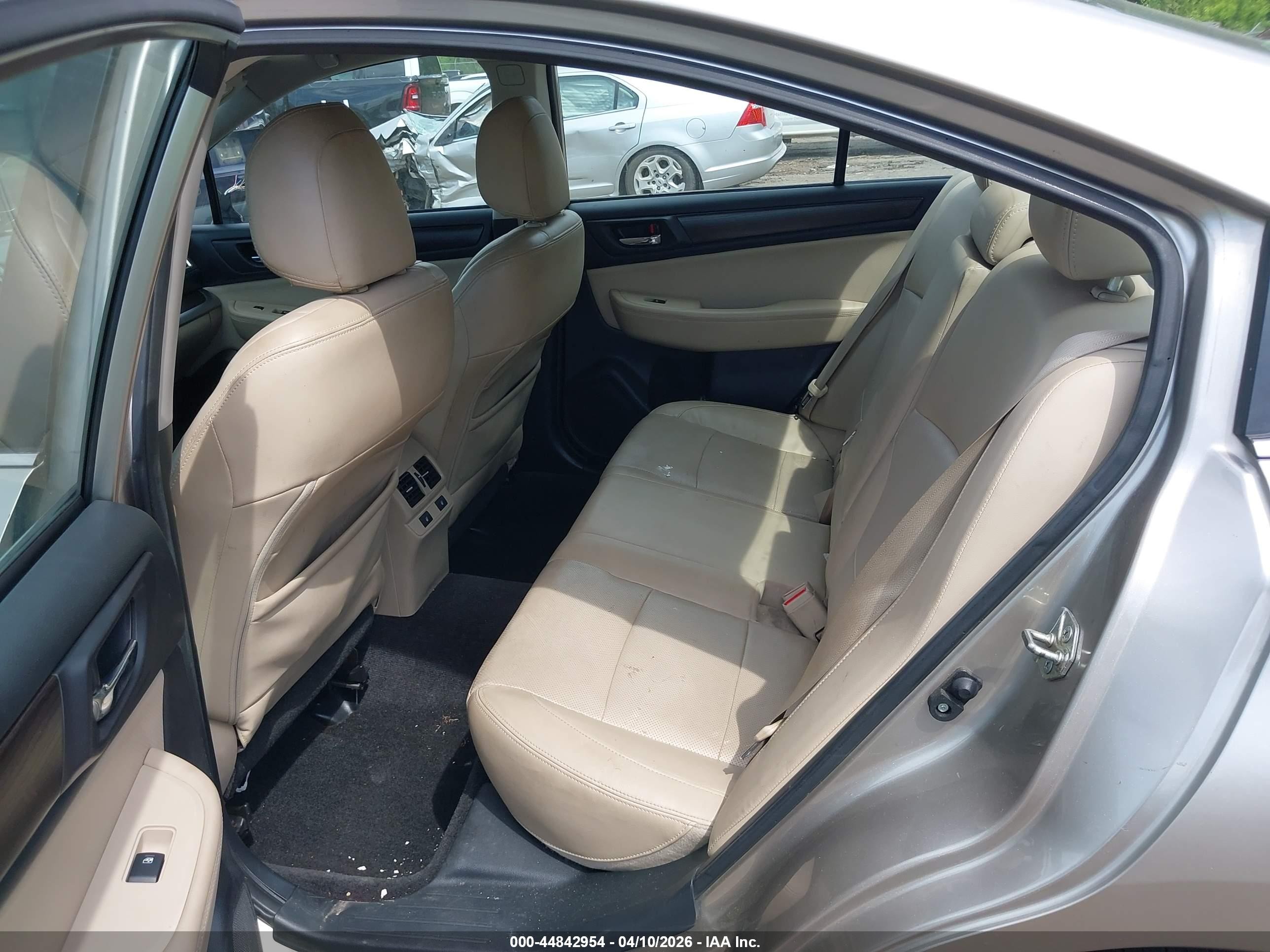 2015 Subaru Legacy 2.5i Limited Beige vin: 4S3BNAN68F3035714
