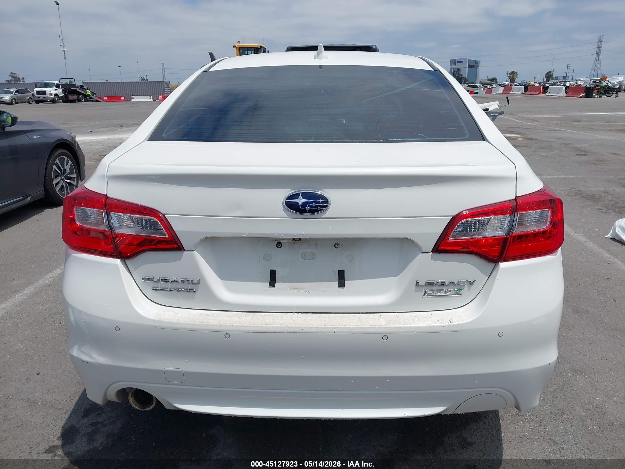 2017 Subaru Legacy 2.5i Limited White vin: 4S3BNAN6XH3018867