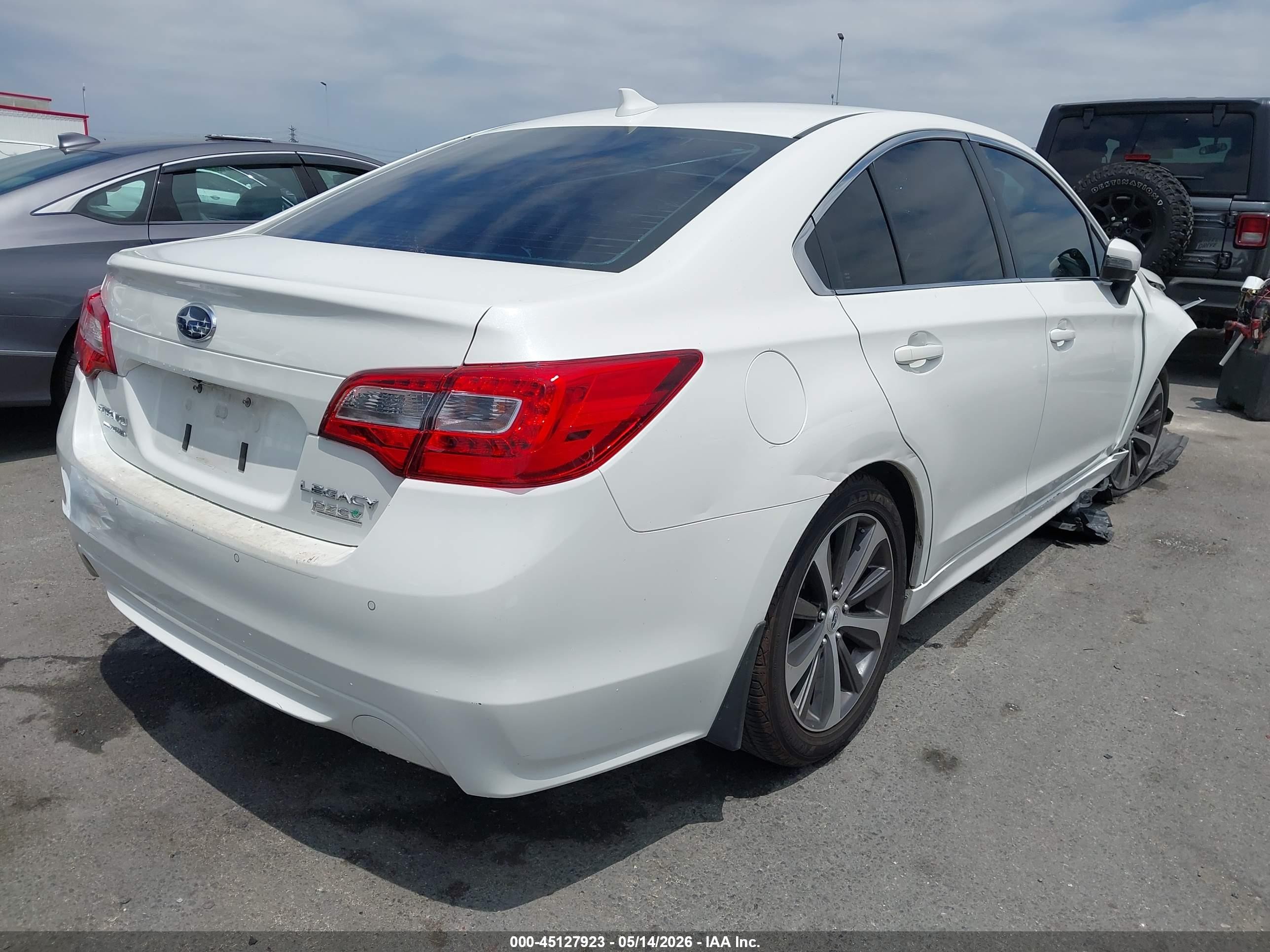 2017 Subaru Legacy 2.5i Limited White vin: 4S3BNAN6XH3018867