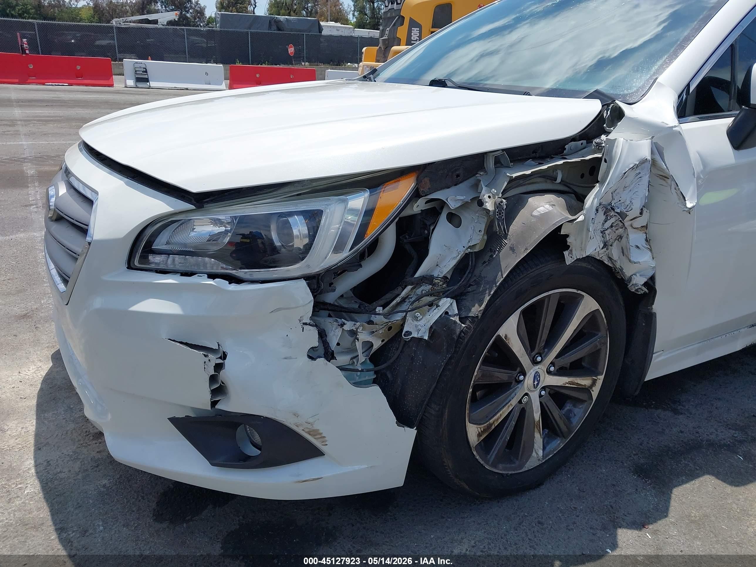 2017 Subaru Legacy 2.5i Limited White vin: 4S3BNAN6XH3018867