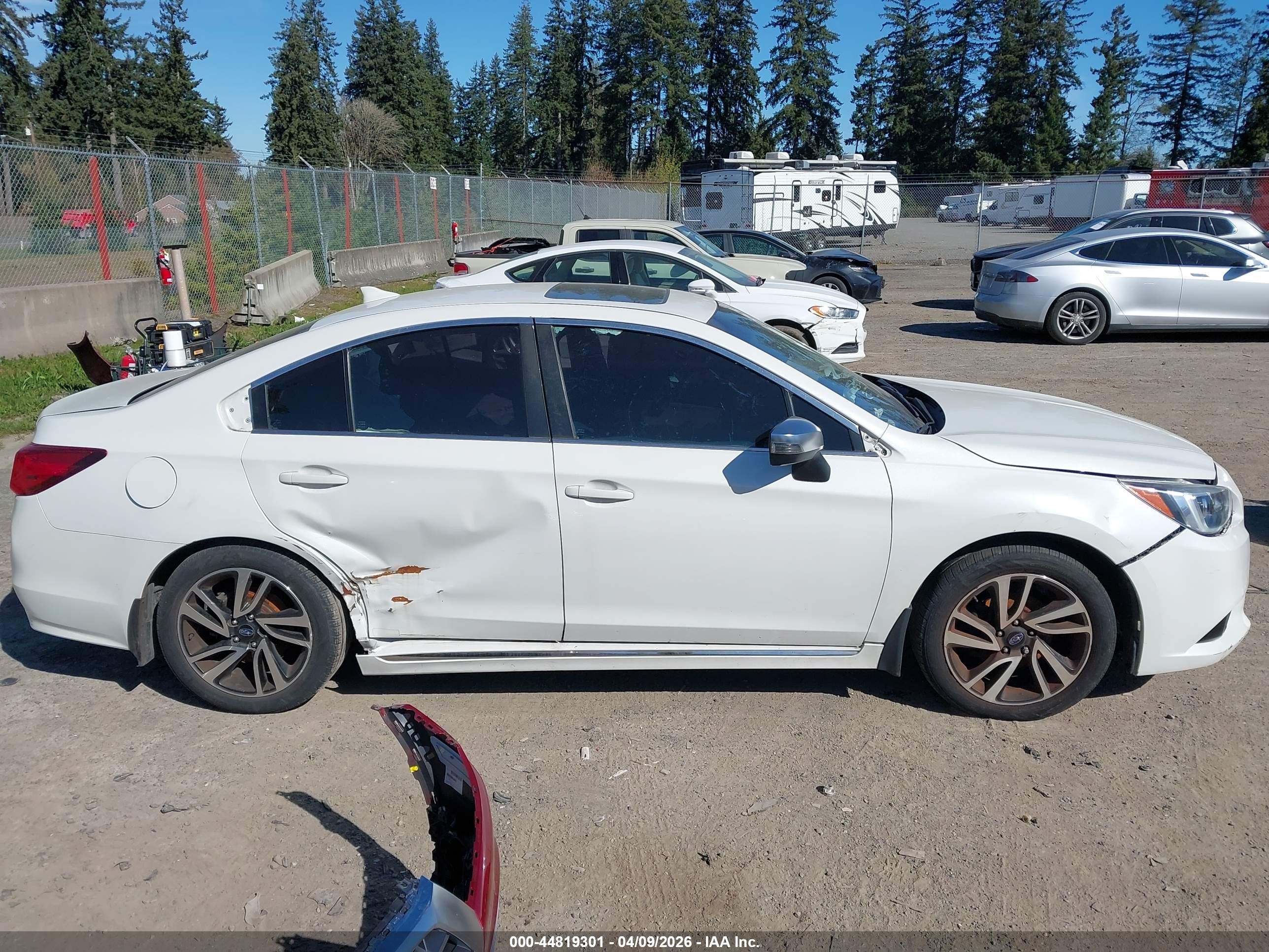 2017 Subaru Legacy 2.5i Sport White vin: 4S3BNAS64H3066093