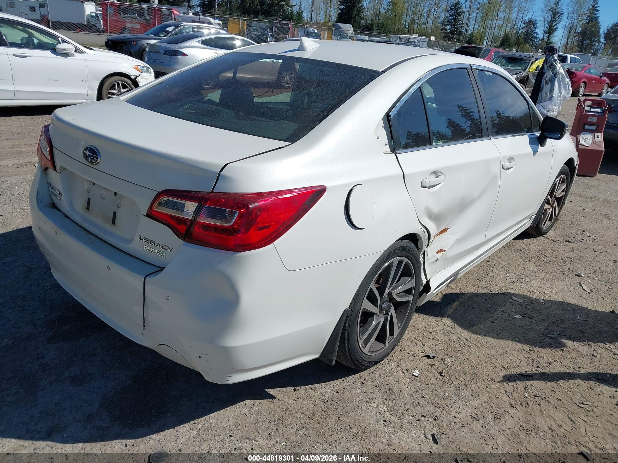 2017 Subaru Legacy 2.5i Sport White vin: 4S3BNAS64H3066093