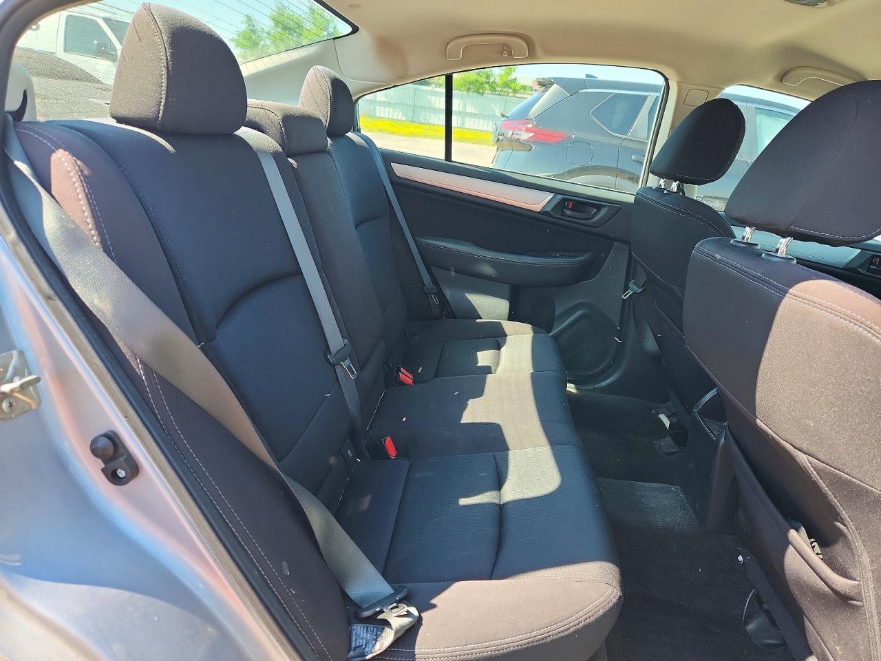 2015 Subaru Legacy 2.5i Silver vin: 4S3BNBA60F3025268