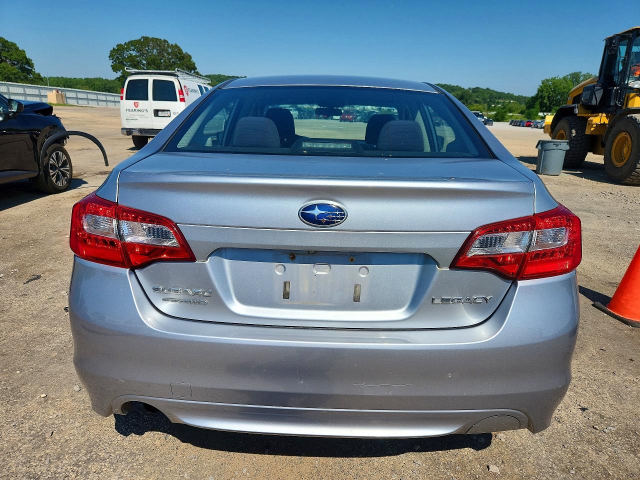 2015 Subaru Legacy 2.5i Silver vin: 4S3BNBA60F3025268