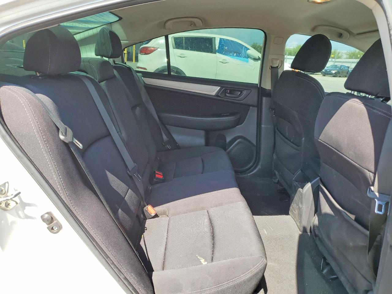 2015 Subaru Legacy 2.5i White vin: 4S3BNBA65F3055835
