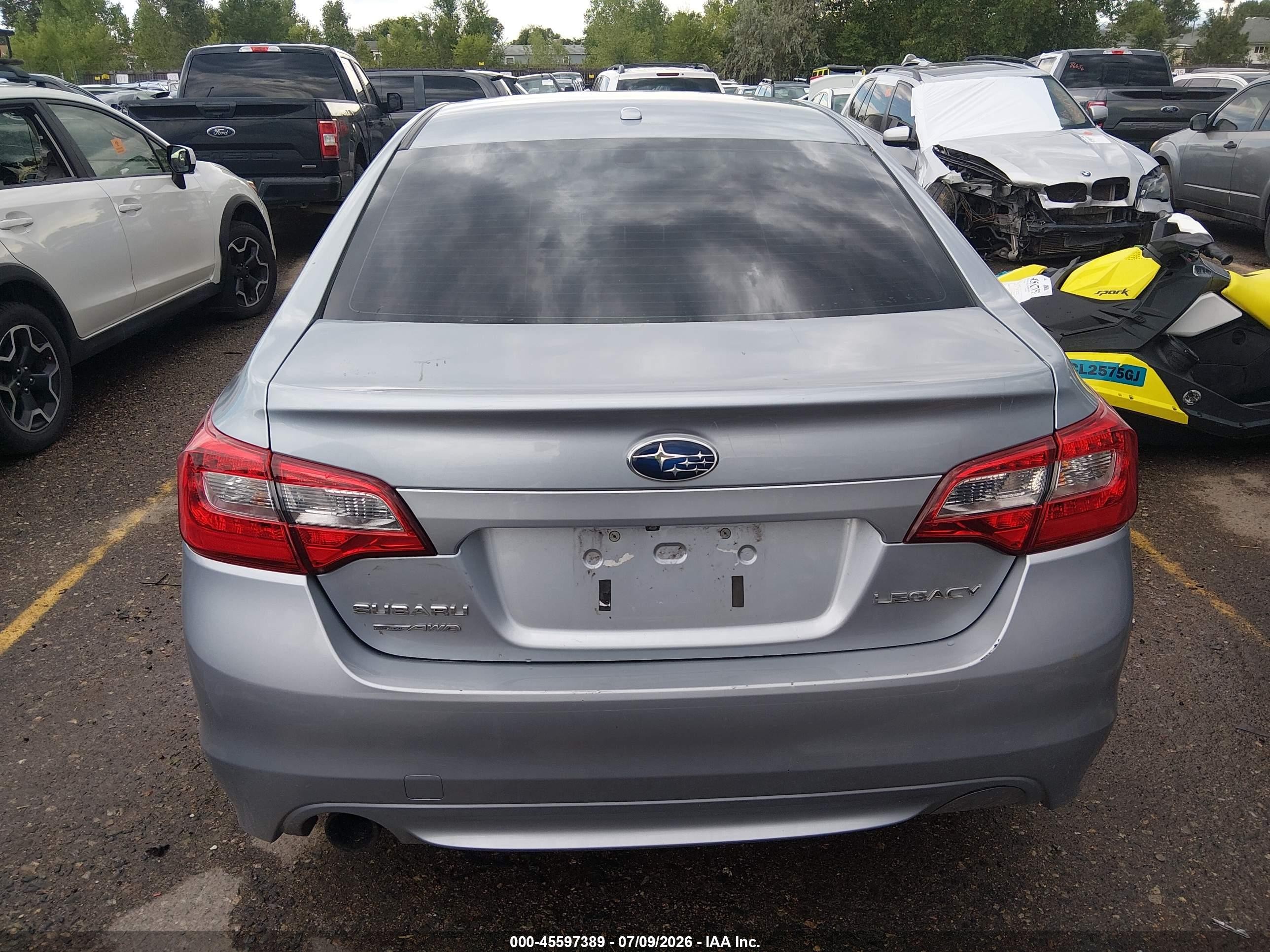 2015 Subaru Legacy 2.5i Premium Gray vin: 4S3BNBC60F3023324