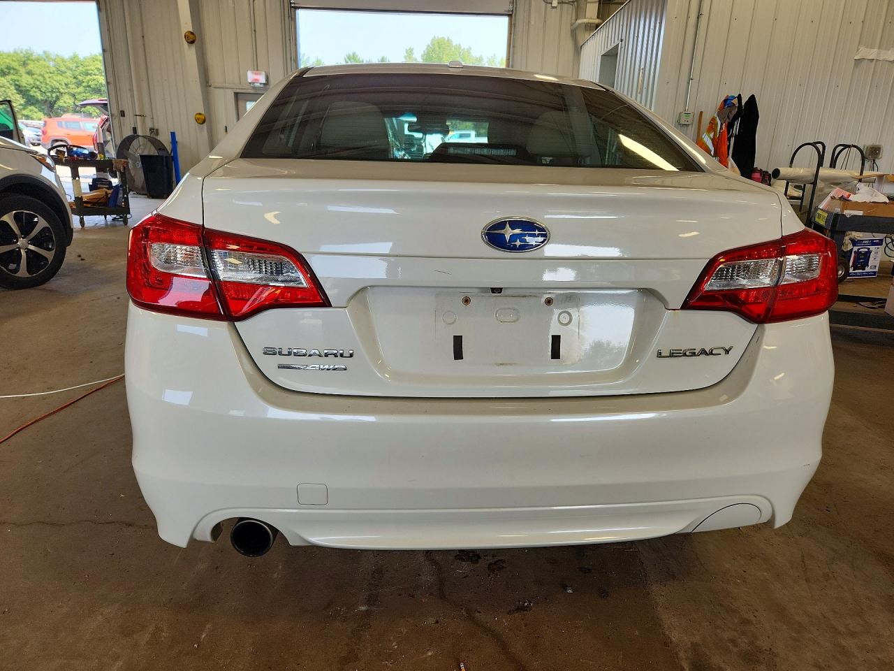 2015 Subaru Legacy 2.5i Premium White vin: 4S3BNBC61F3022215