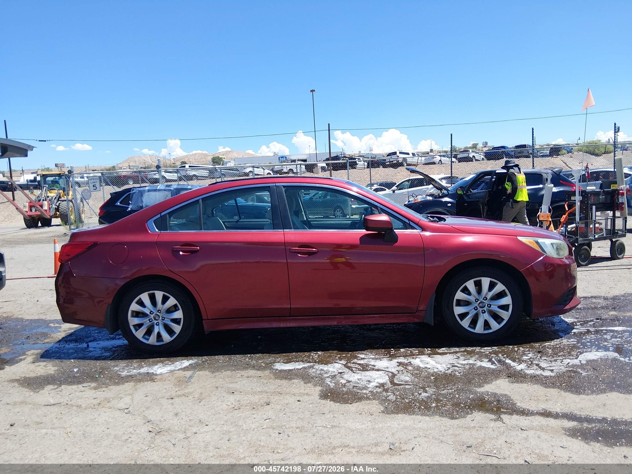 2015 Subaru Legacy 2.5i Premium Красный vin: 4S3BNBC62F3004399