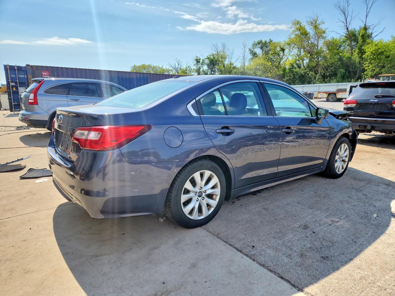 2015 Subaru Legacy 2.5i Premium Gray vin: 4S3BNBC64F3050011