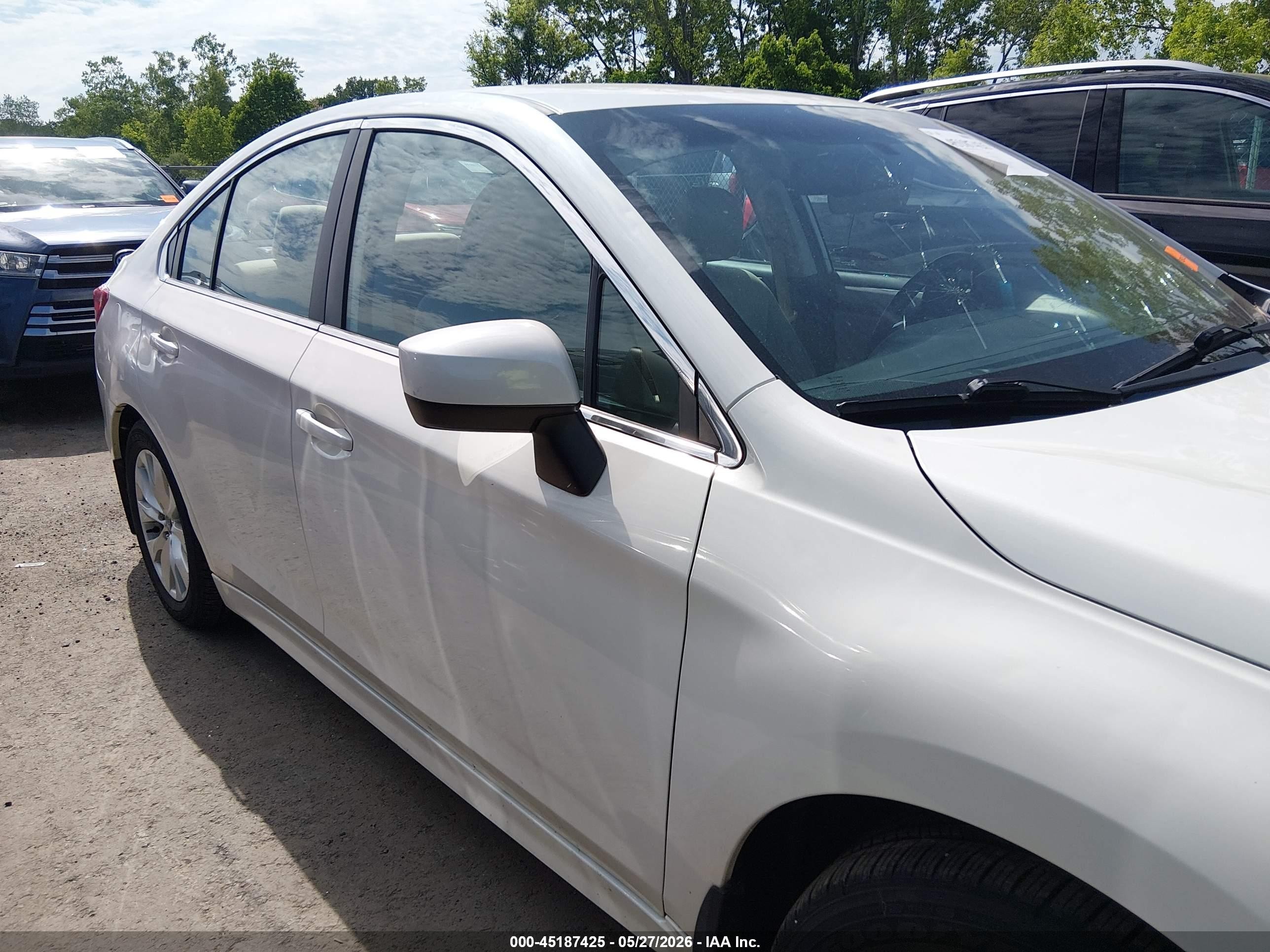 2015 Subaru Legacy 2.5i Premium White vin: 4S3BNBC67F3012840