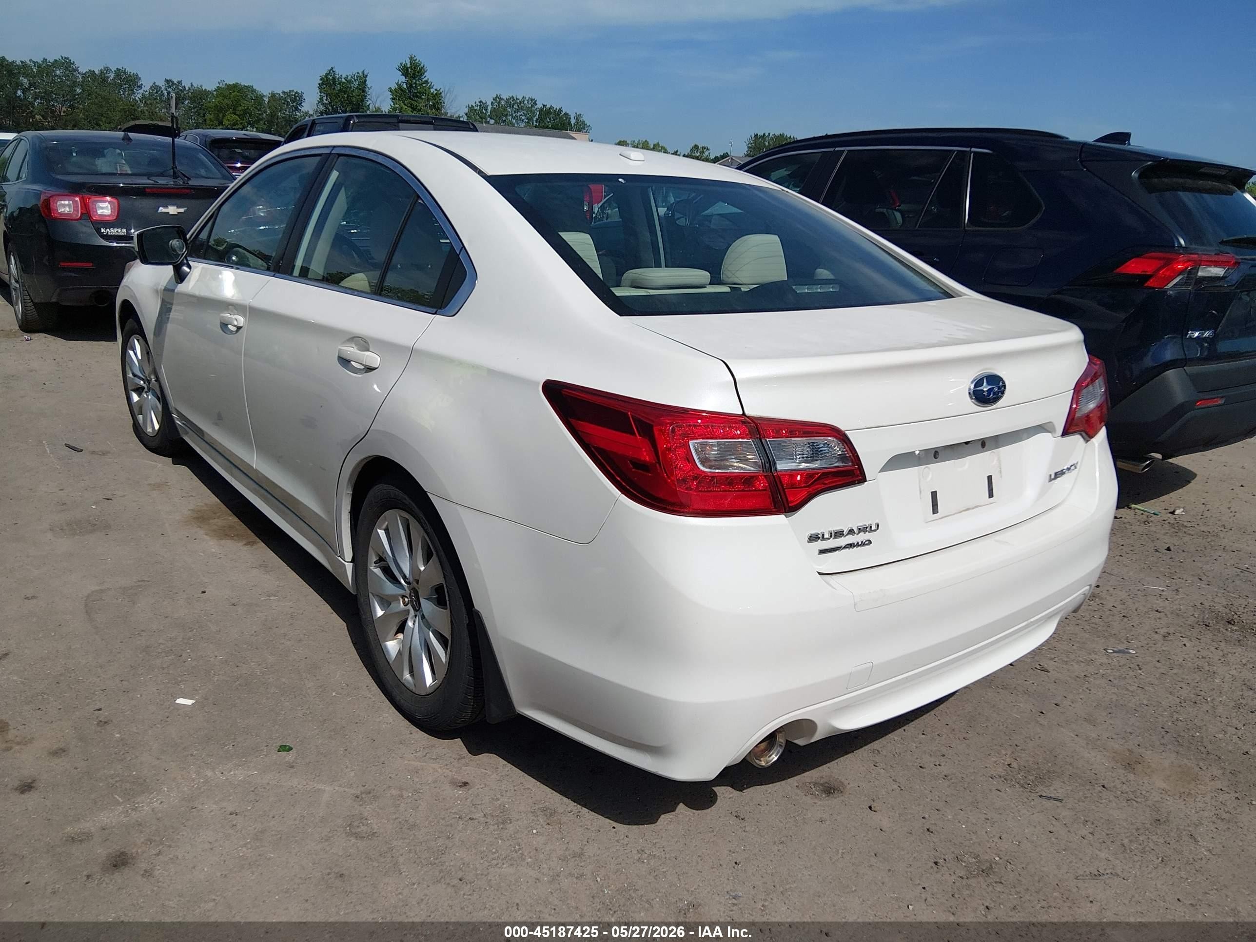 2015 Subaru Legacy 2.5i Premium White vin: 4S3BNBC67F3012840