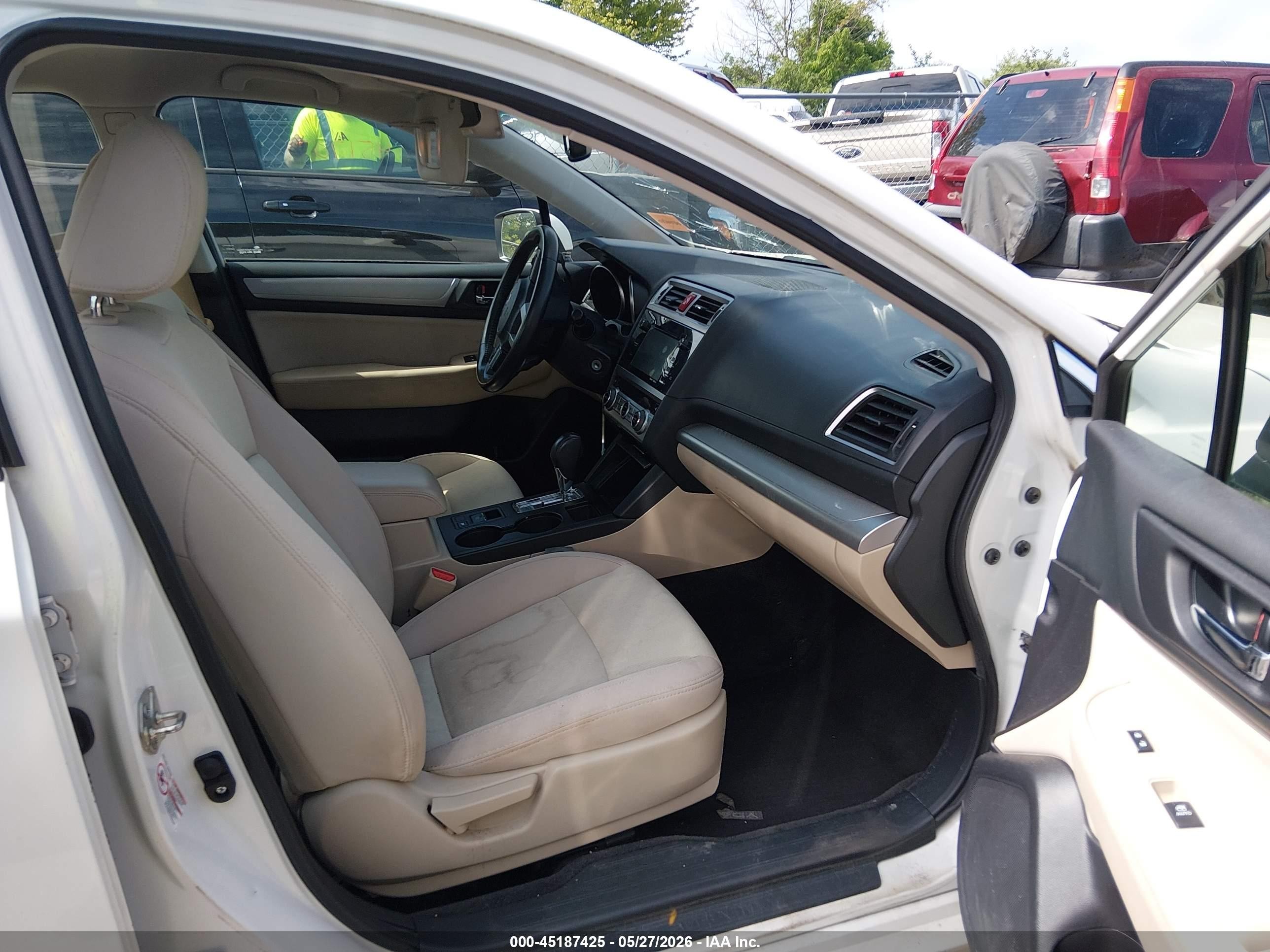 2015 Subaru Legacy 2.5i Premium White vin: 4S3BNBC67F3012840