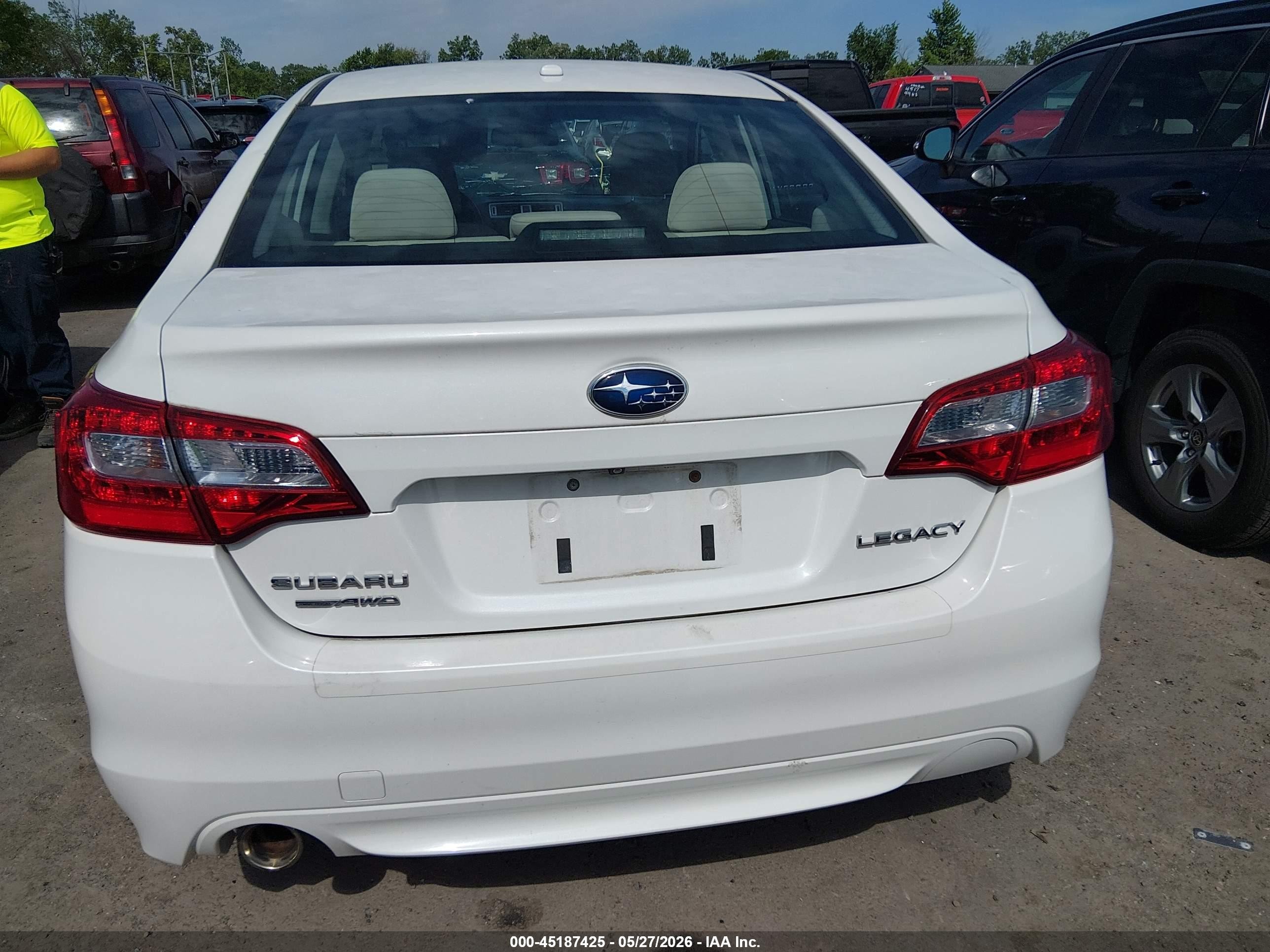 2015 Subaru Legacy 2.5i Premium White vin: 4S3BNBC67F3012840