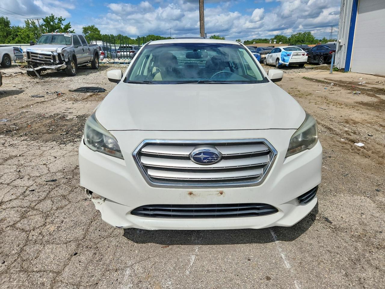 2015 Subaru Legacy 2.5i Premium White vin: 4S3BNBC67F3040752