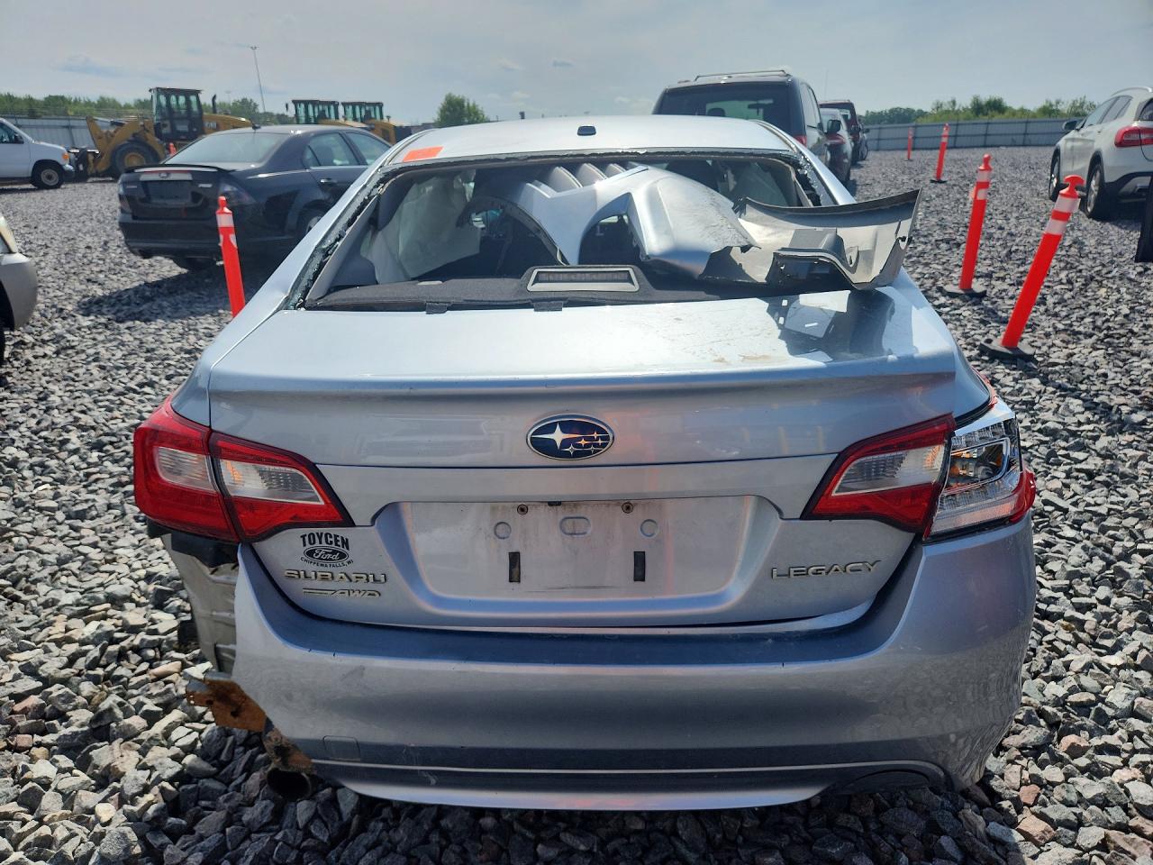 2015 Subaru Legacy 2.5i Premium Silver vin: 4S3BNBC69F3030451