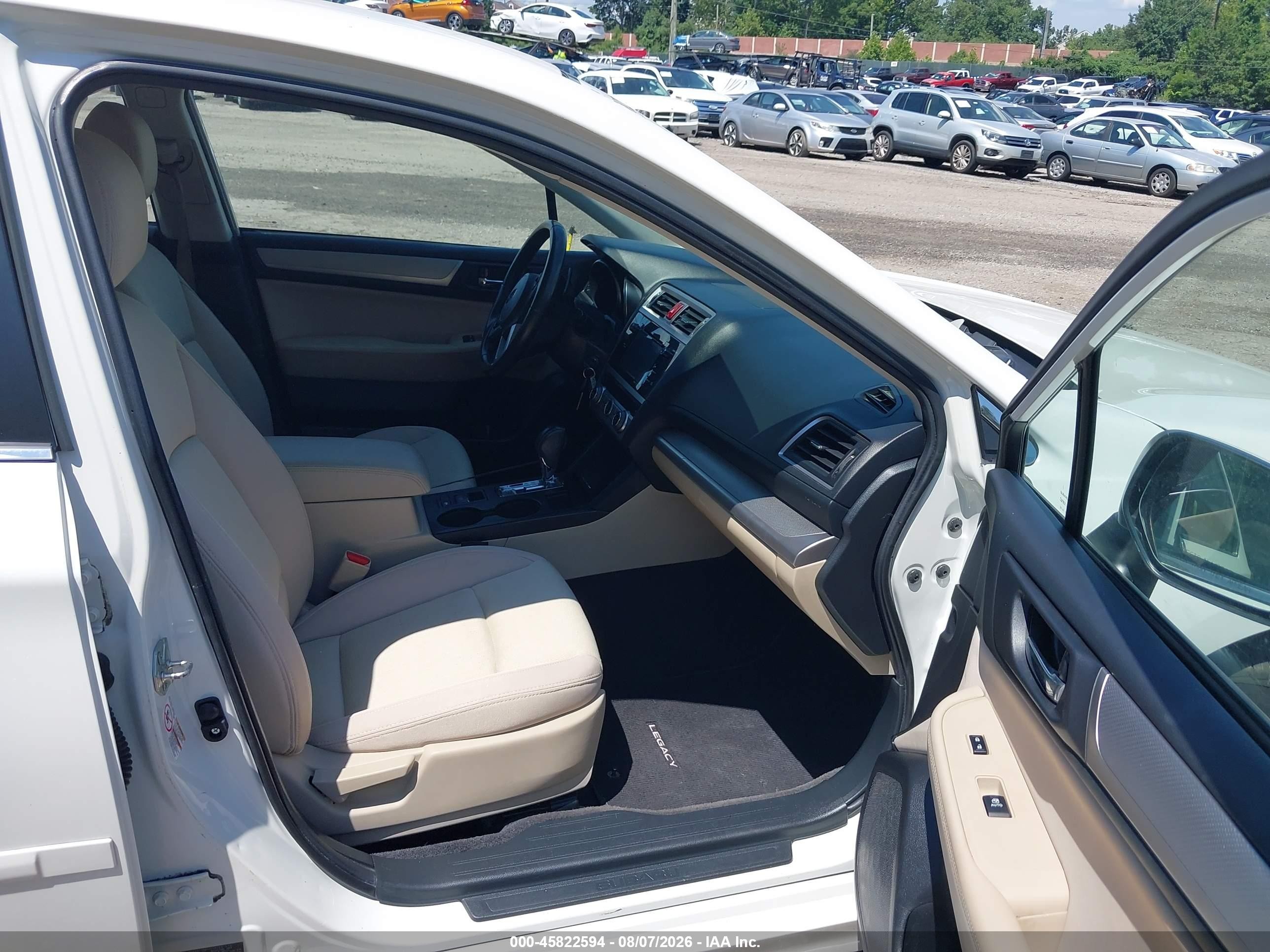 2015 Subaru Legacy 2.5i Premium White vin: 4S3BNBC6XF3012668