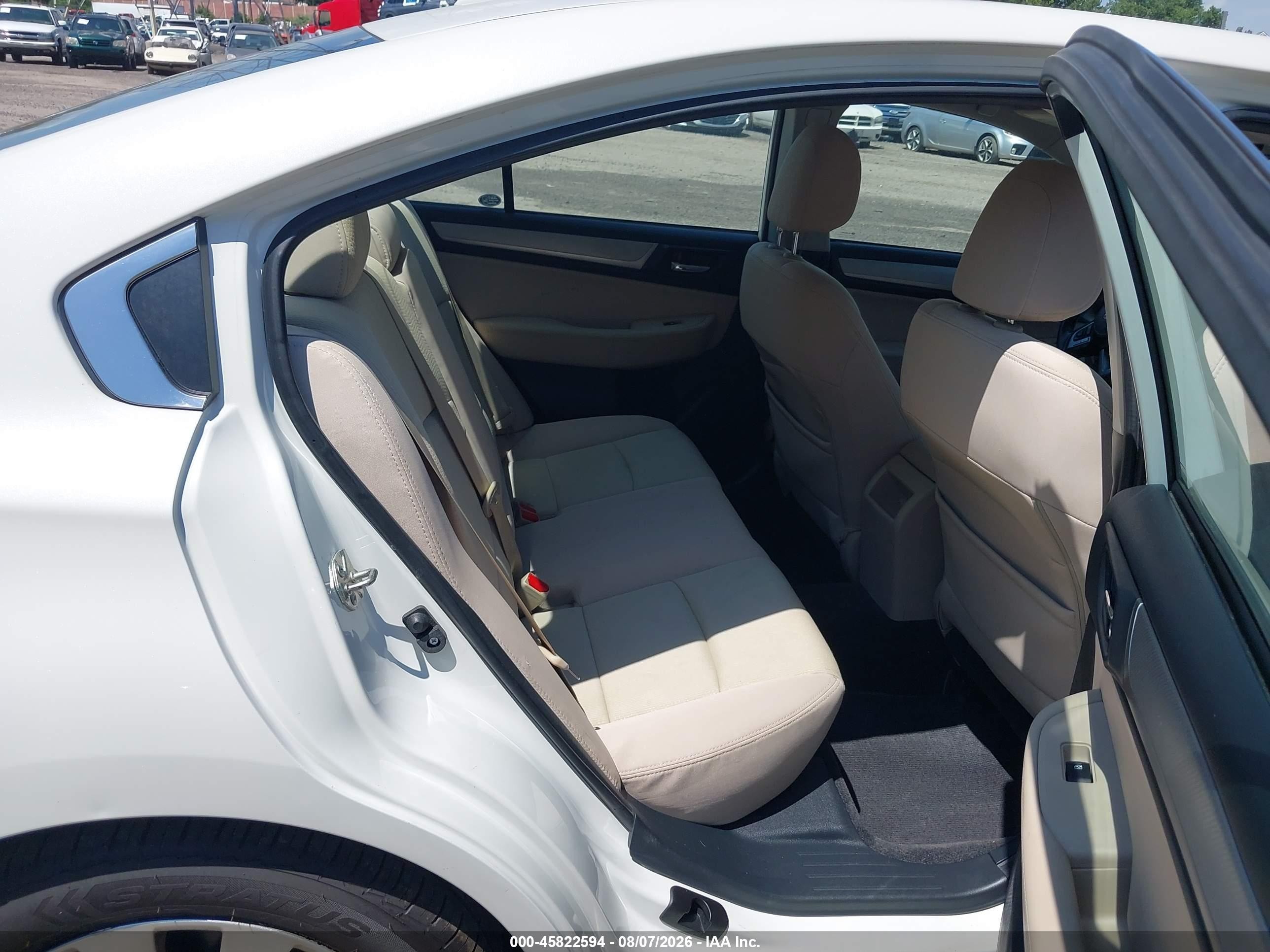 2015 Subaru Legacy 2.5i Premium White vin: 4S3BNBC6XF3012668