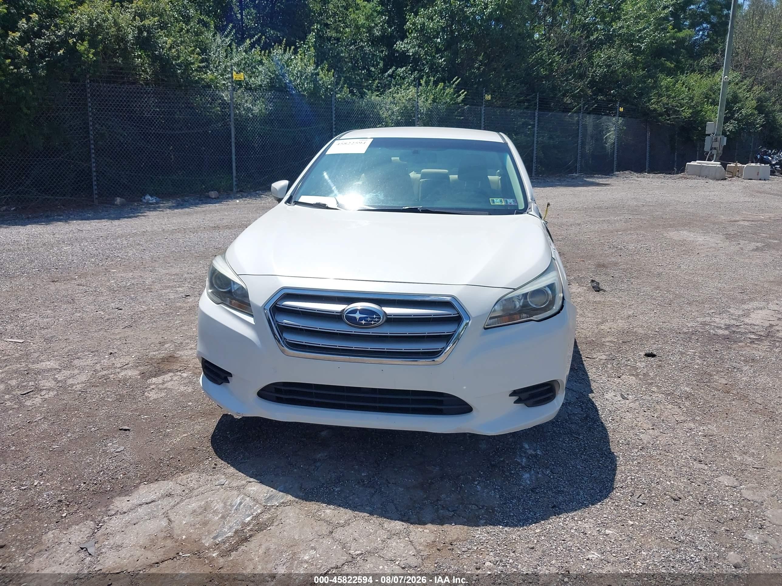 2015 Subaru Legacy 2.5i Premium White vin: 4S3BNBC6XF3012668