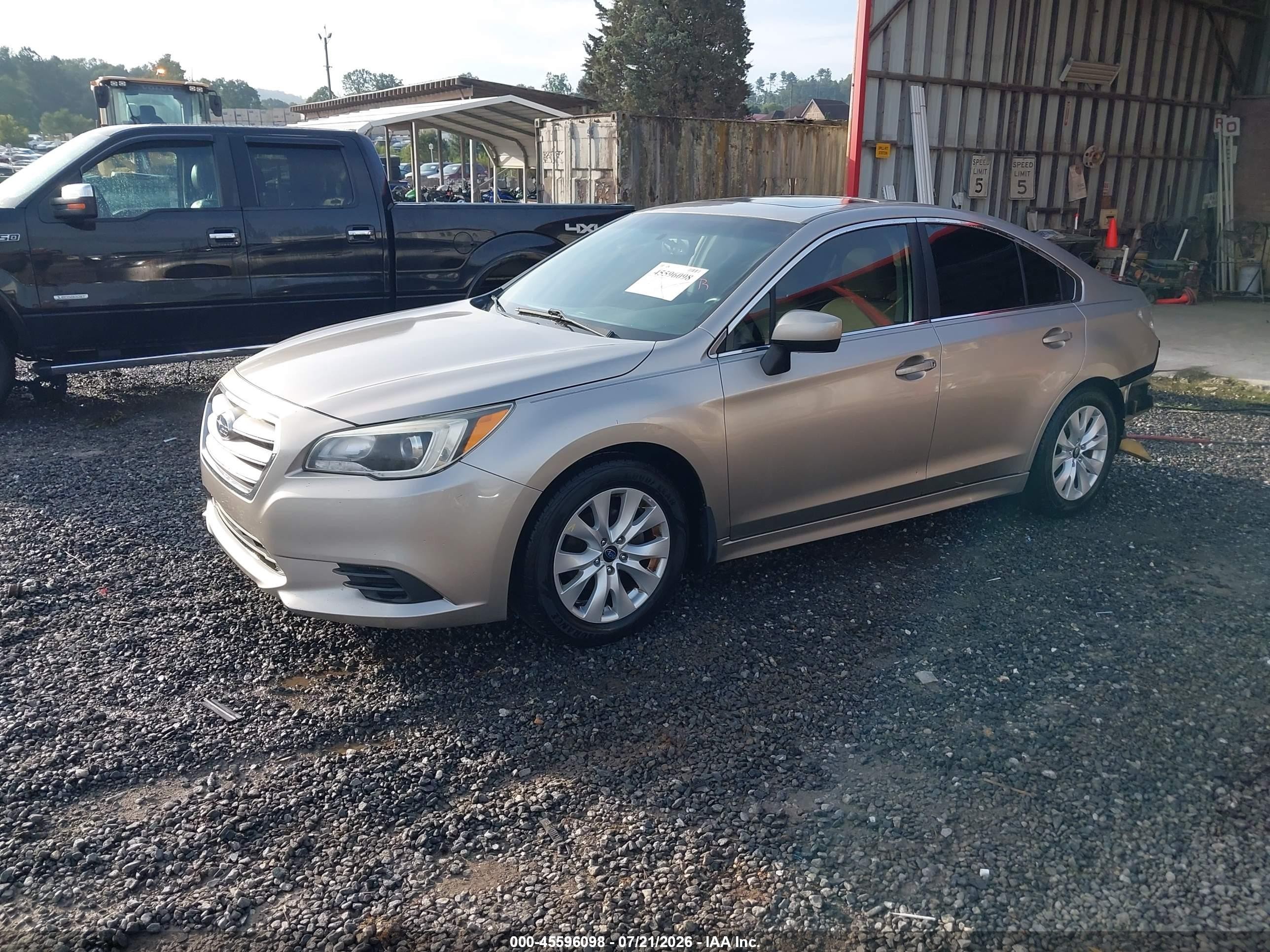 2015 Subaru Legacy 2.5i Premium Champagne vin: 4S3BNBD63F3040066