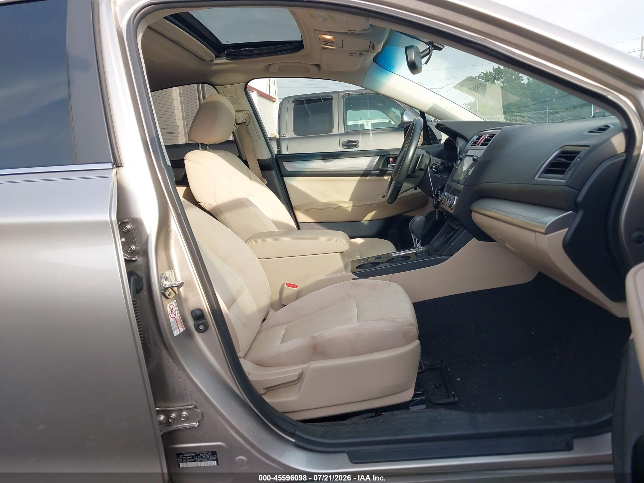 2015 Subaru Legacy 2.5i Premium Champagne vin: 4S3BNBD63F3040066