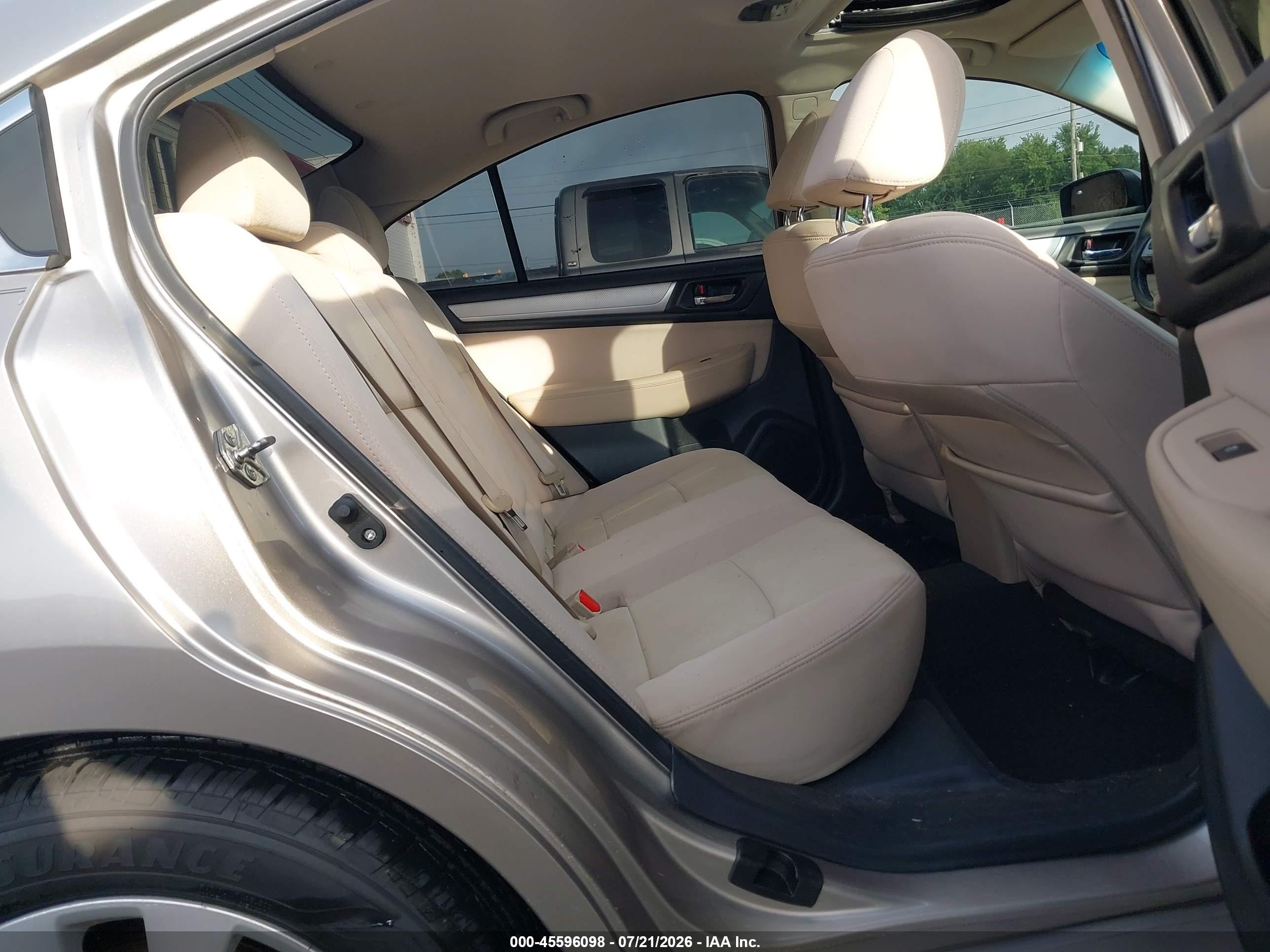 2015 Subaru Legacy 2.5i Premium Champagne vin: 4S3BNBD63F3040066