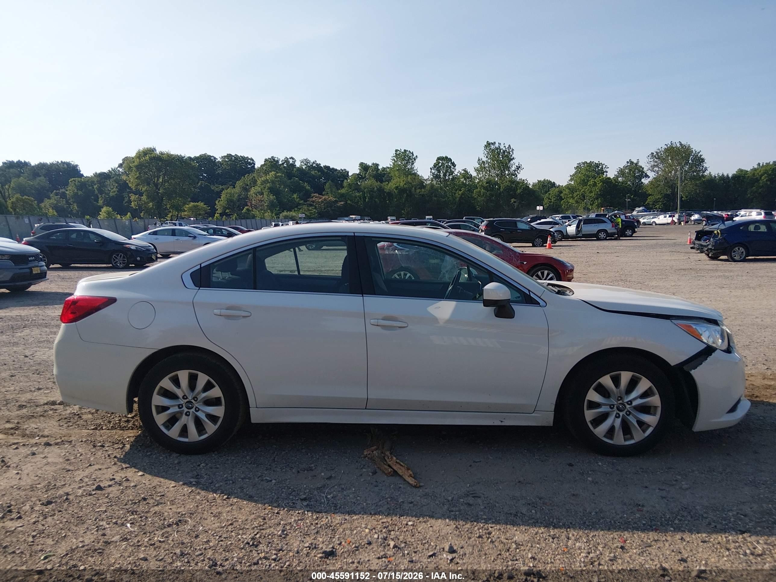 2015 Subaru Legacy 2.5i Premium White vin: 4S3BNBD64F3005200