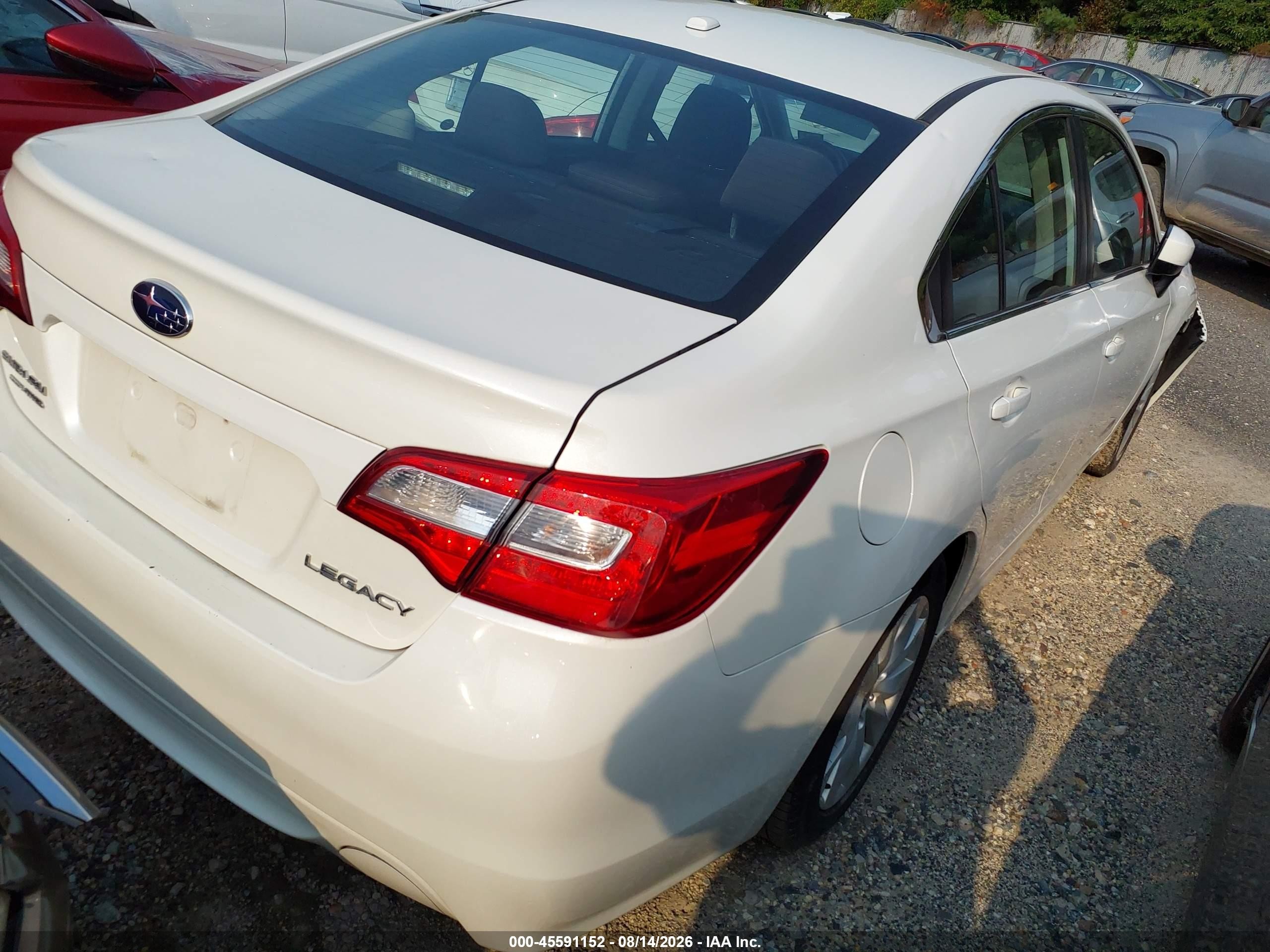 2015 Subaru Legacy 2.5i Premium White vin: 4S3BNBD64F3005200