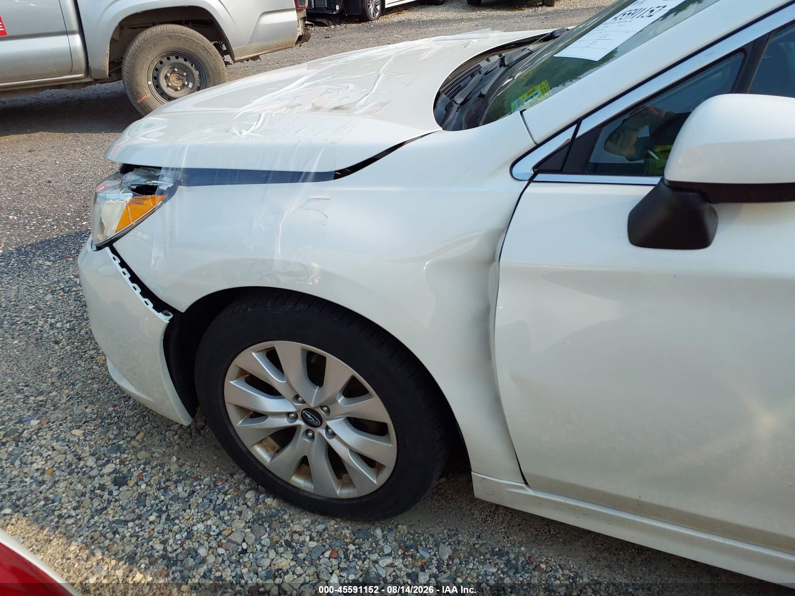 2015 Subaru Legacy 2.5i Premium White vin: 4S3BNBD64F3005200