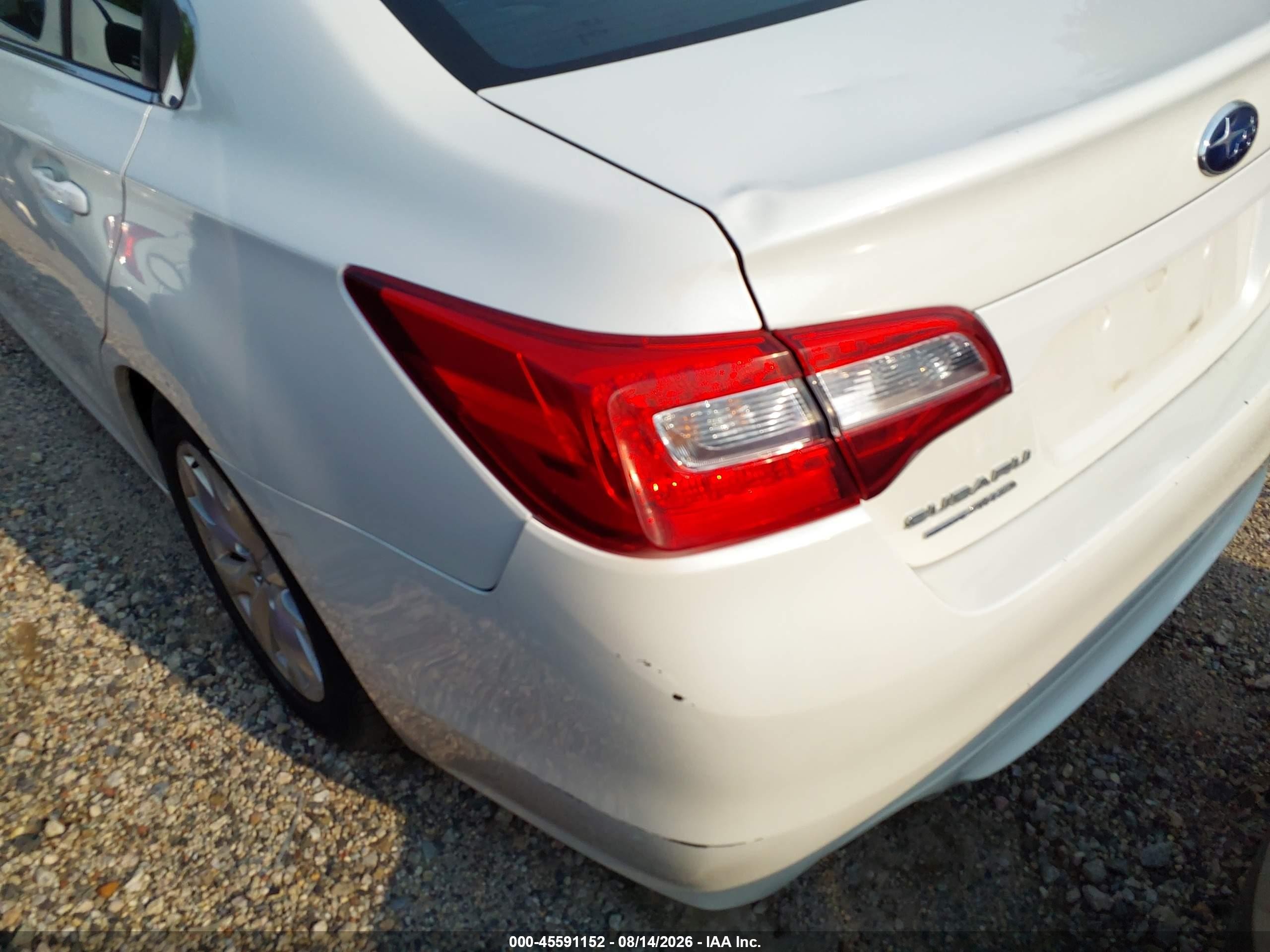 2015 Subaru Legacy 2.5i Premium White vin: 4S3BNBD64F3005200