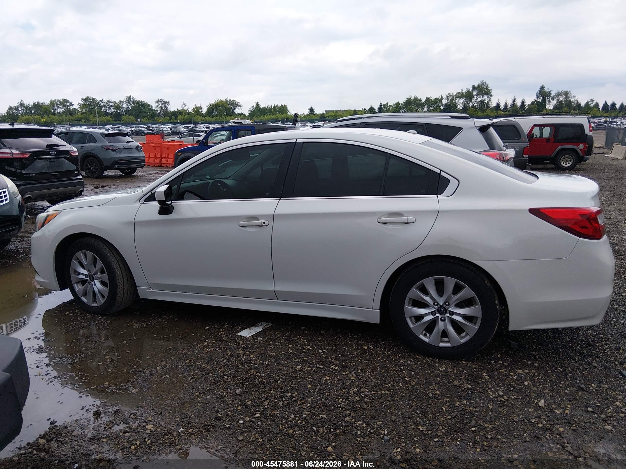 2015 Subaru Legacy 2.5i Premium White vin: 4S3BNBD6XF3023166