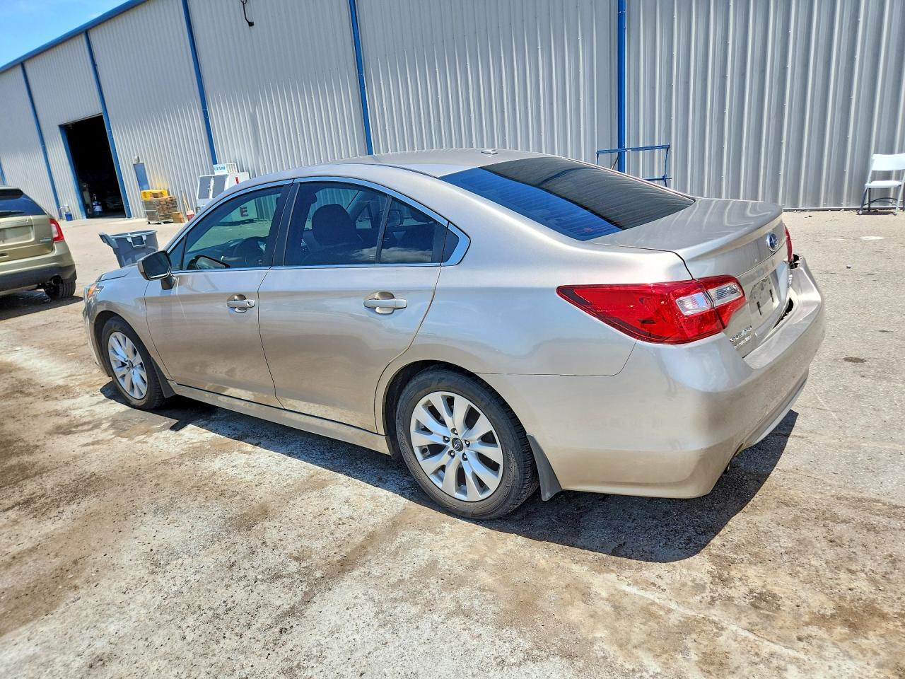 2015 Subaru Legacy 2.5i Premium Tan vin: 4S3BNBE61F3022566