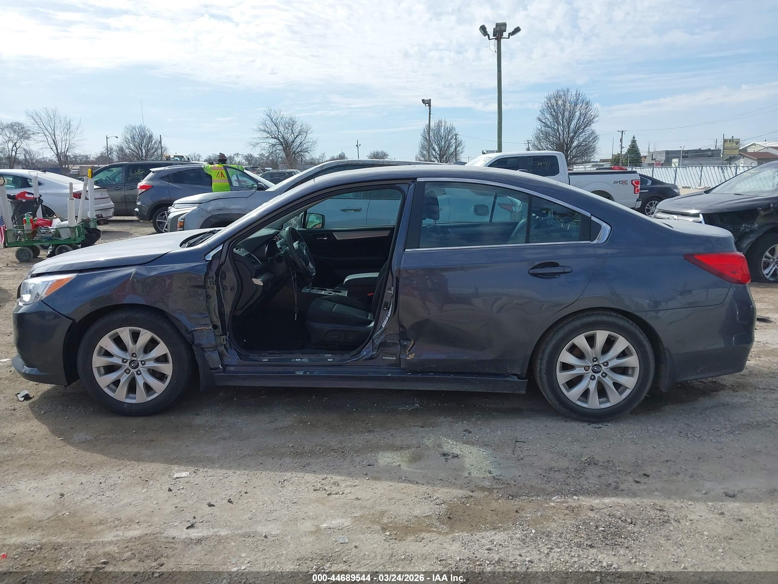 2015 Subaru Legacy 2.5i Premium Gray vin: 4S3BNBE62F3015660