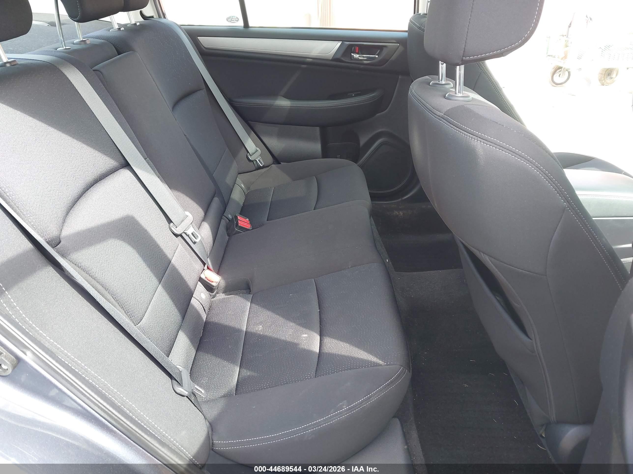 2015 Subaru Legacy 2.5i Premium Gray vin: 4S3BNBE62F3015660
