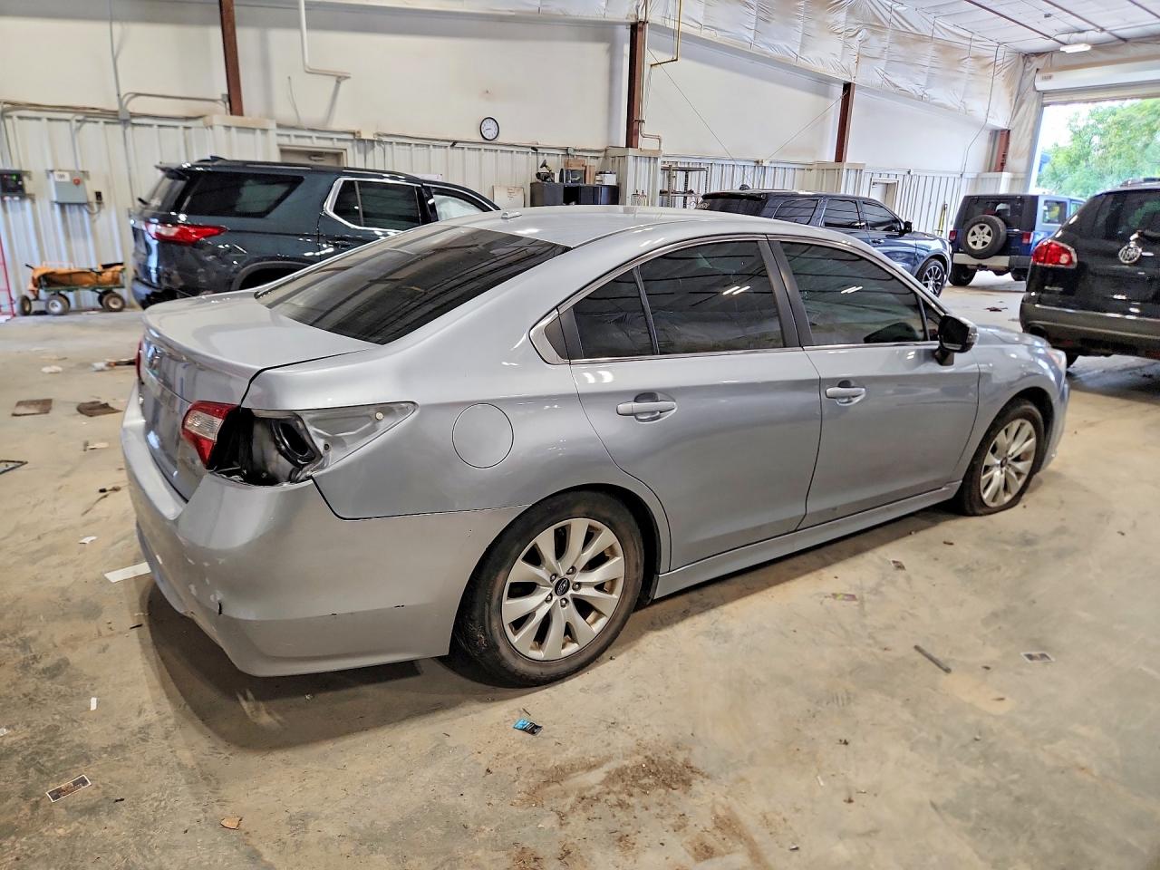 2015 Subaru Legacy 2.5i Premium Gray vin: 4S3BNBF60F3023223