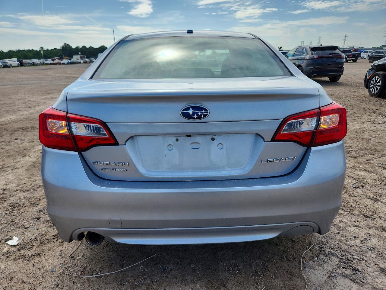 2015 Subaru Legacy 2.5i Premium Silver vin: 4S3BNBF67F3056378