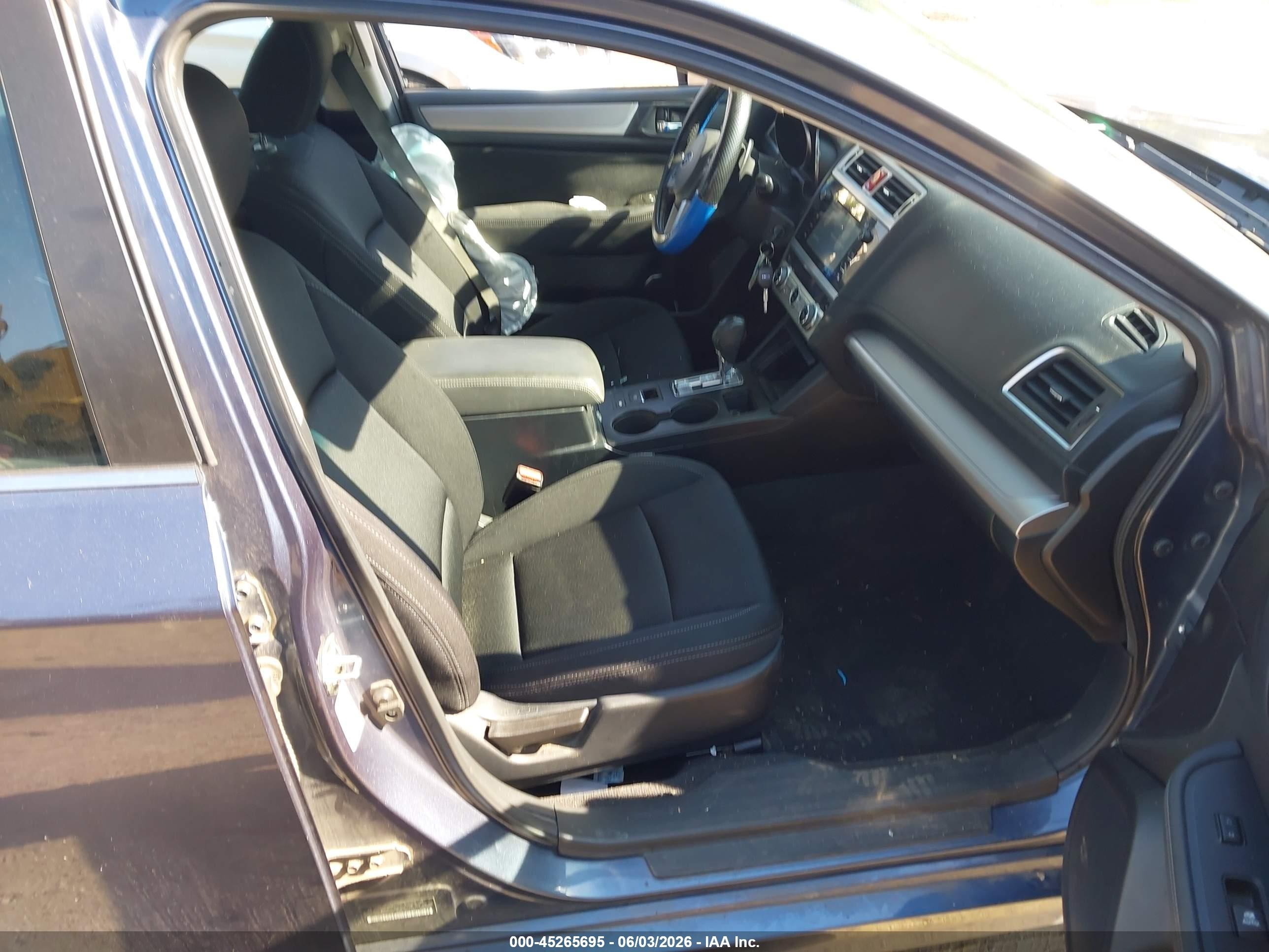 2015 Subaru Legacy 2.5i Premium Gray vin: 4S3BNBH66F3042467
