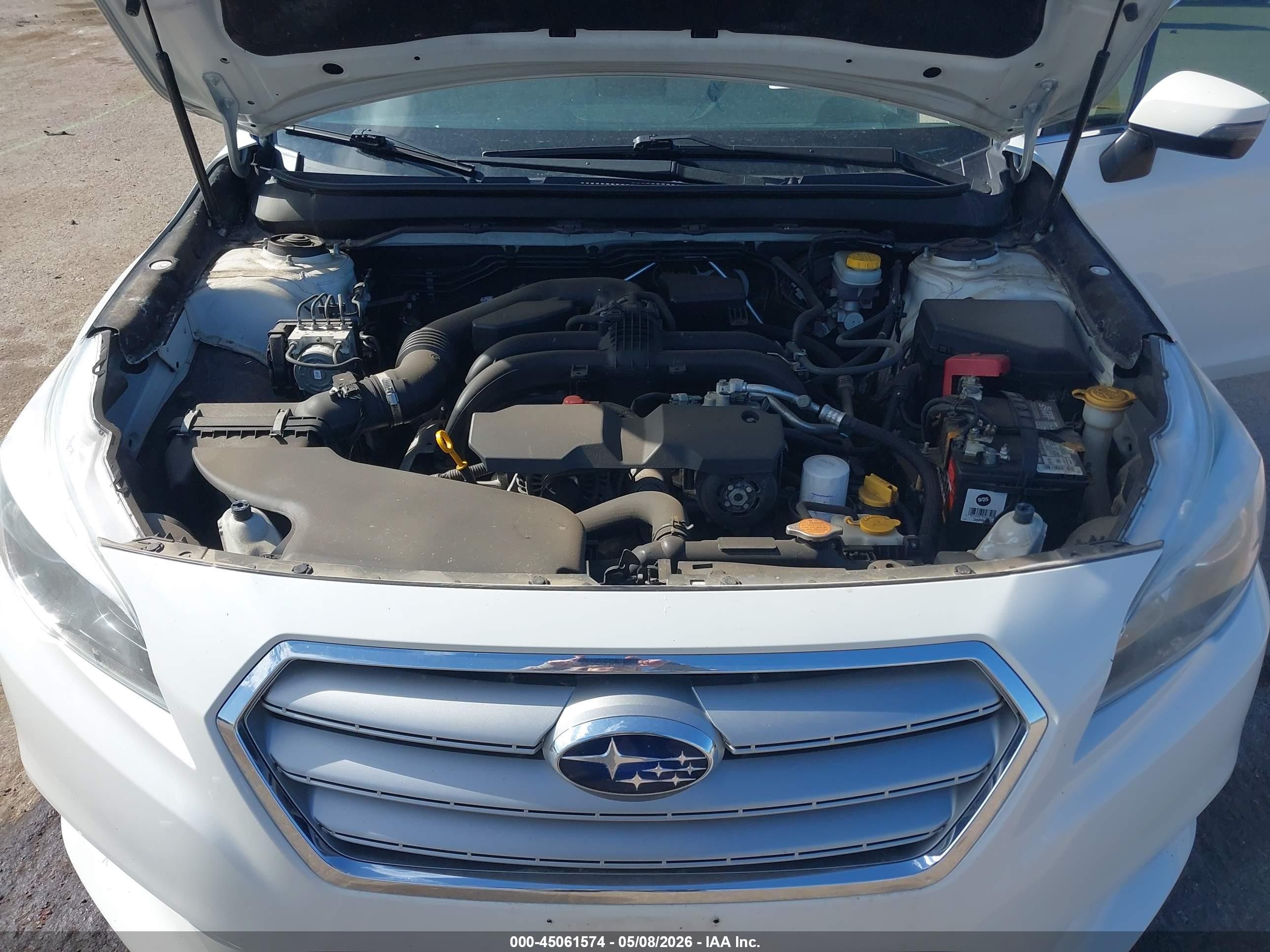 2015 Subaru Legacy 2.5i Limited White vin: 4S3BNBL61F3068157