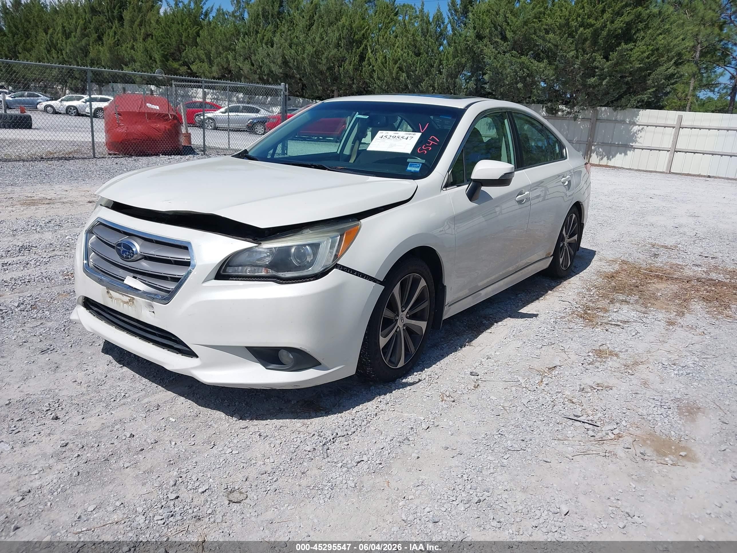 2015 Subaru Legacy 2.5i Limited White vin: 4S3BNBL66F3005300