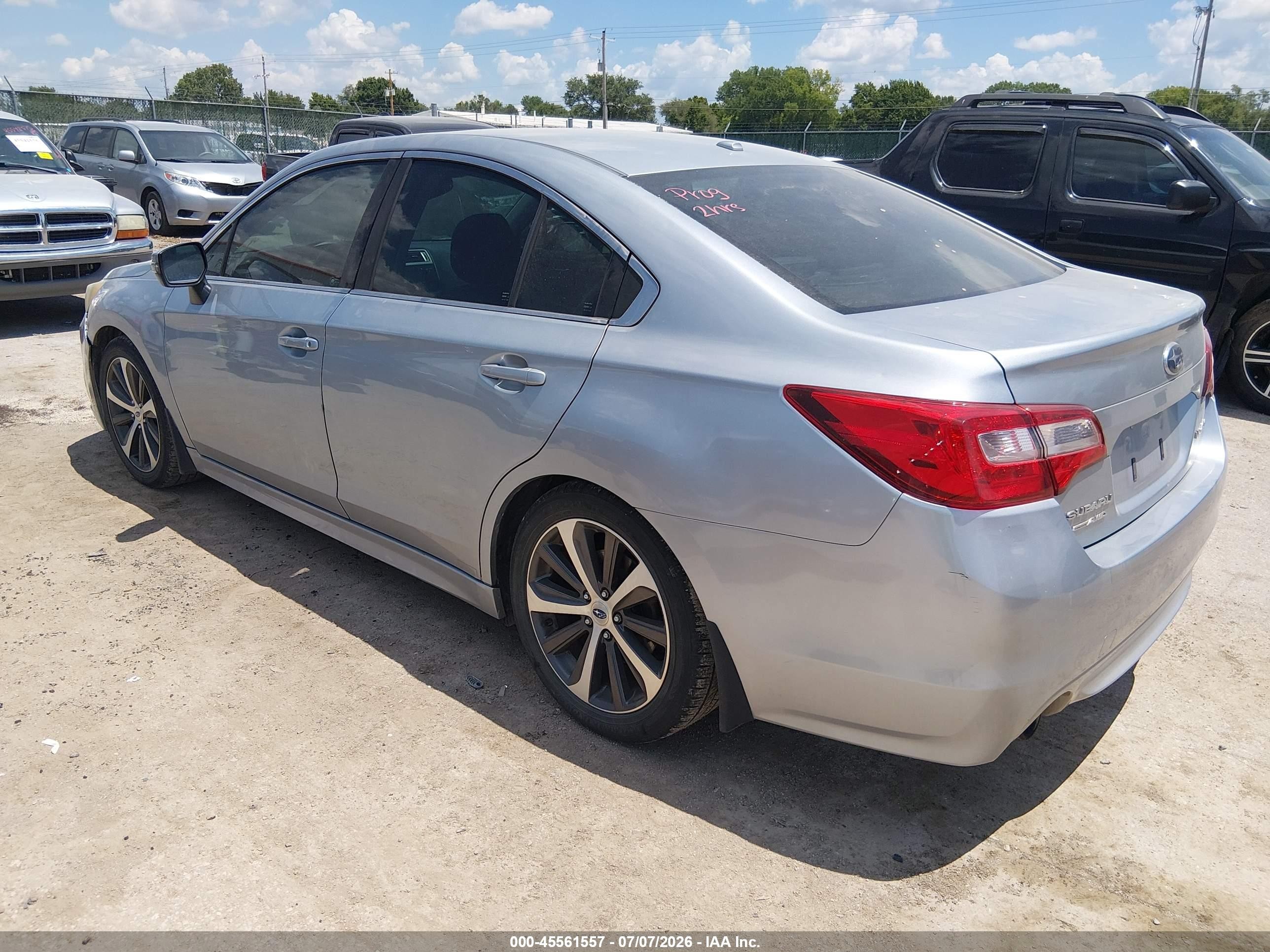 2015 Subaru Legacy 2.5i Limited Silver vin: 4S3BNBL67F3030710