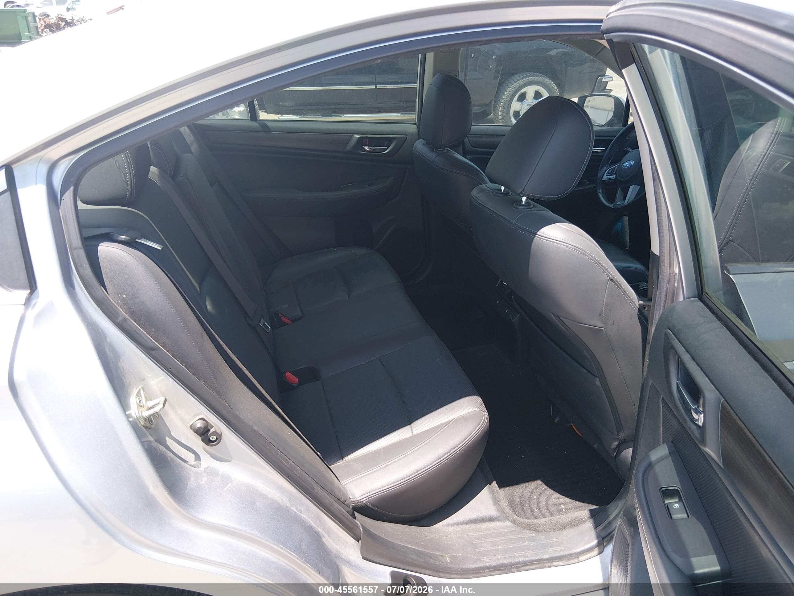 2015 Subaru Legacy 2.5i Limited Silver vin: 4S3BNBL67F3030710