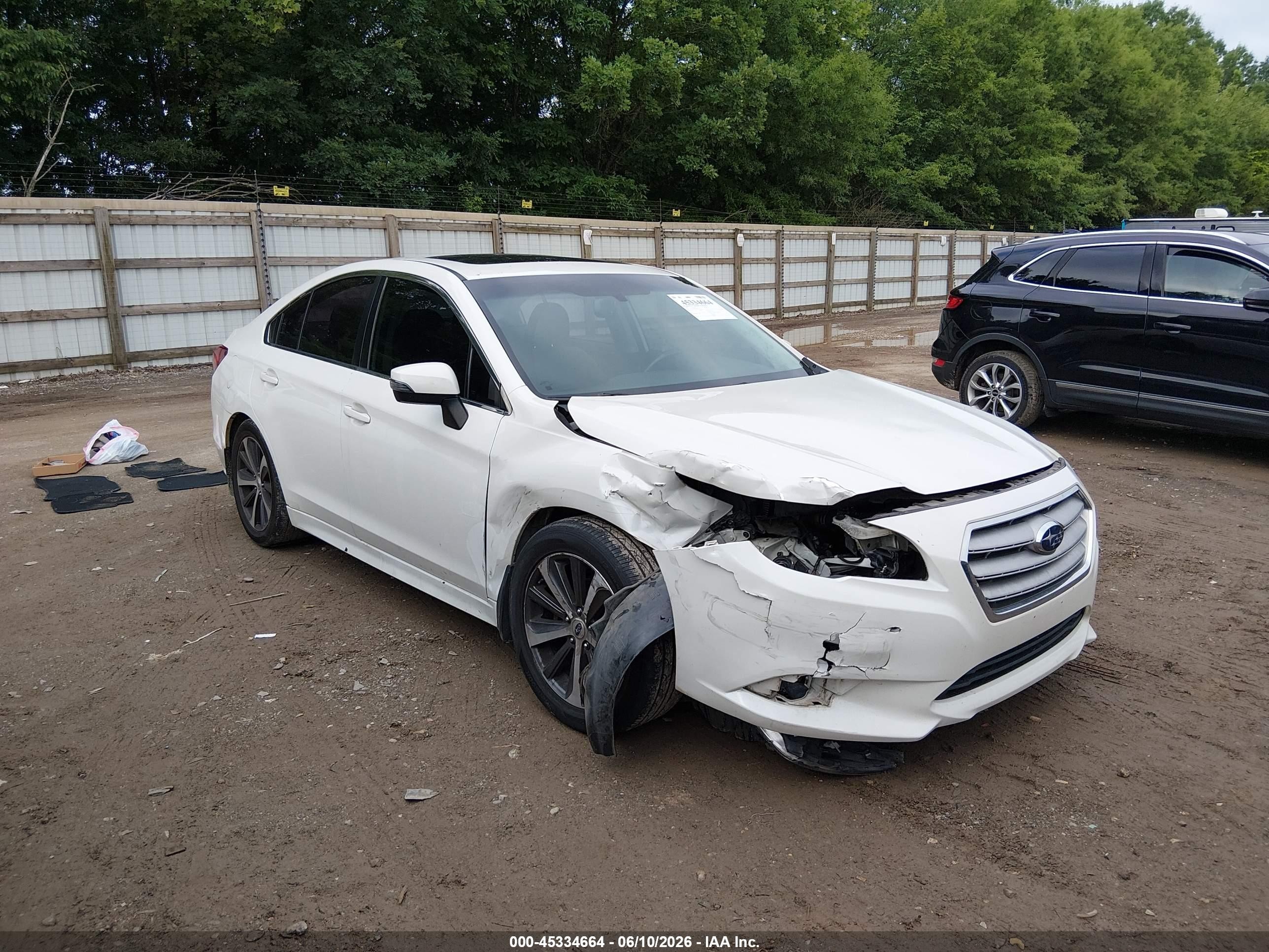 2015 Subaru Legacy 2.5i Limited White vin: 4S3BNBL69F3050439