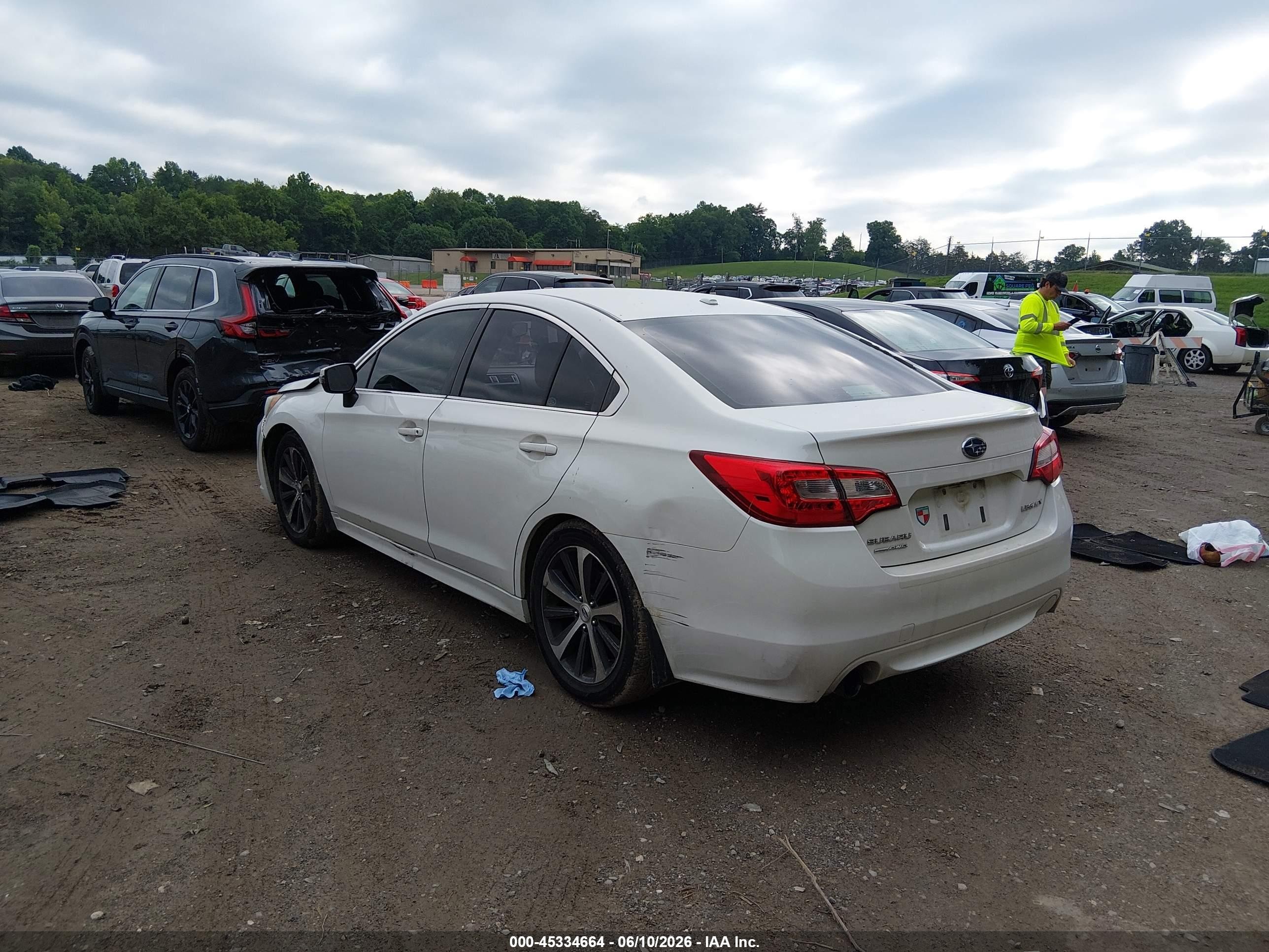 2015 Subaru Legacy 2.5i Limited White vin: 4S3BNBL69F3050439