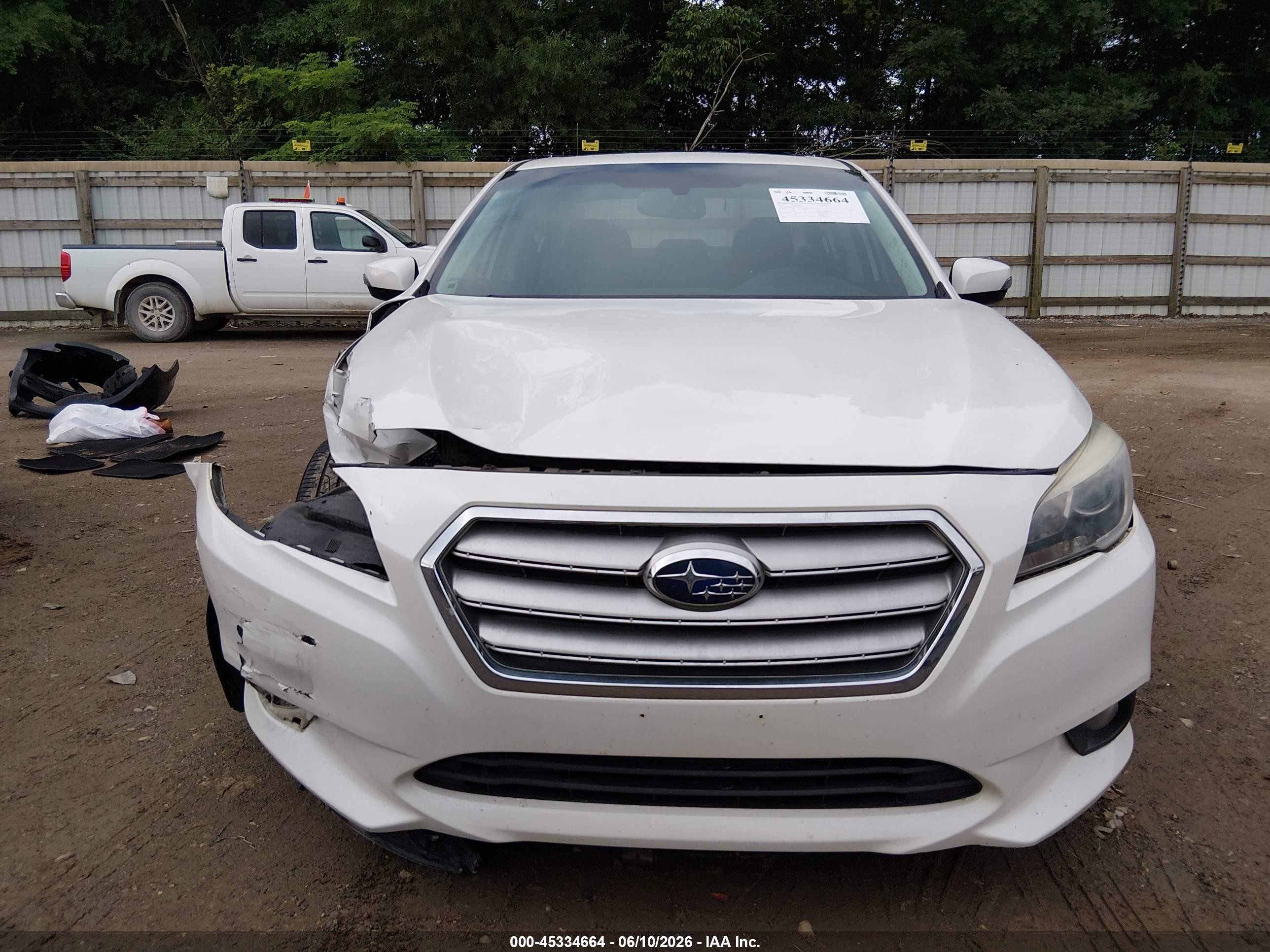 2015 Subaru Legacy 2.5i Limited White vin: 4S3BNBL69F3050439