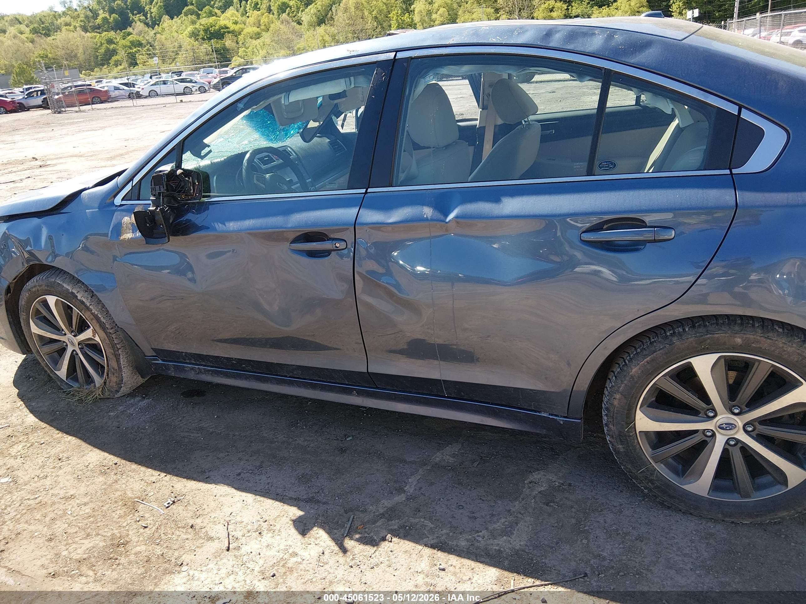2015 Subaru Legacy 2.5i Limited Синий vin: 4S3BNBL69F3054622