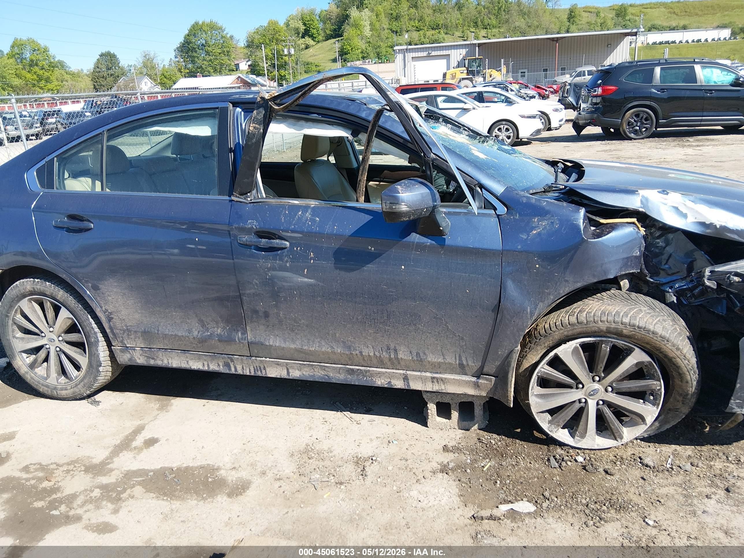 2015 Subaru Legacy 2.5i Limited Синий vin: 4S3BNBL69F3054622
