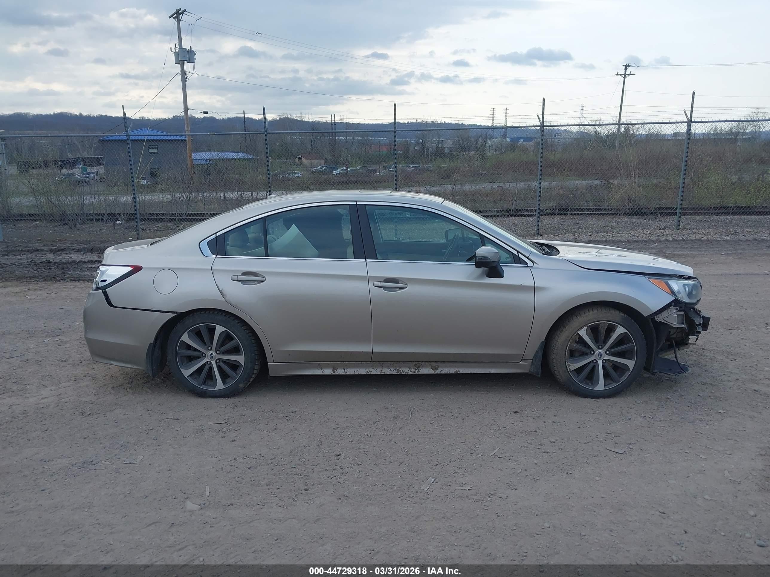 2015 Subaru Legacy 2.5i Limited Gold vin: 4S3BNBN62F3046407