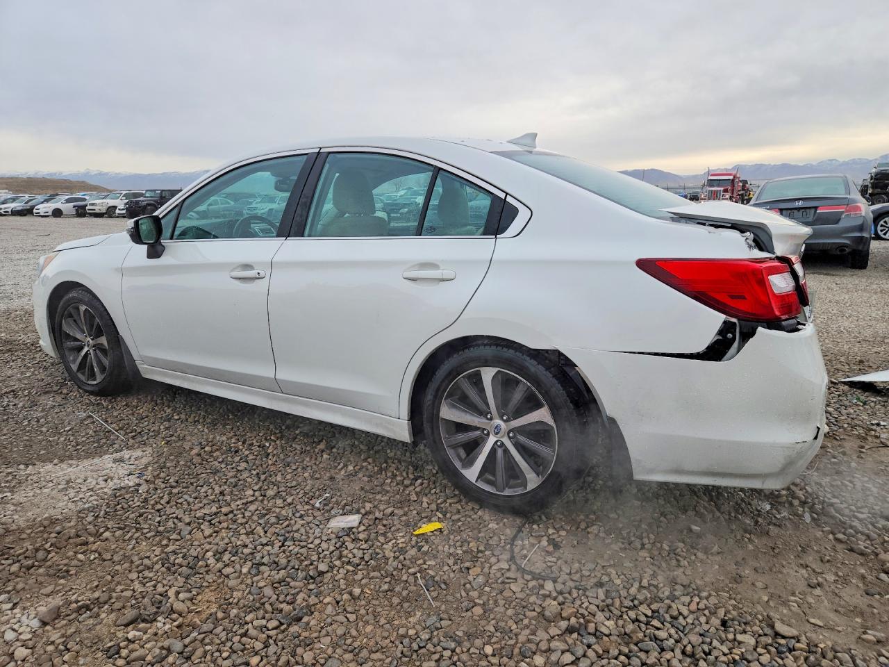 2016 Subaru Legacy 2.5i Limited White vin: 4S3BNBN63G3038463